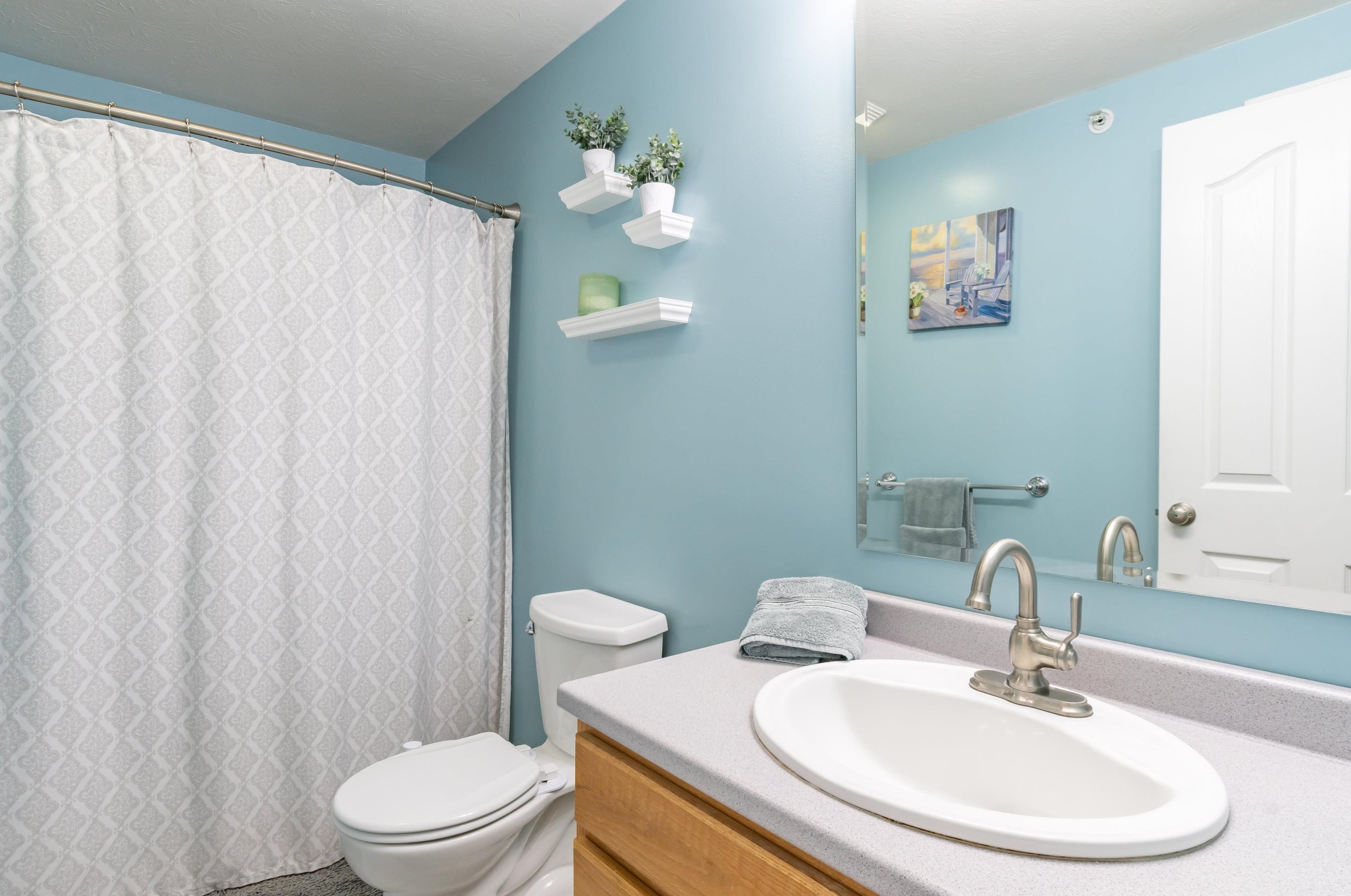 12 Eastwood Way, Manchester NH 03103 exterior