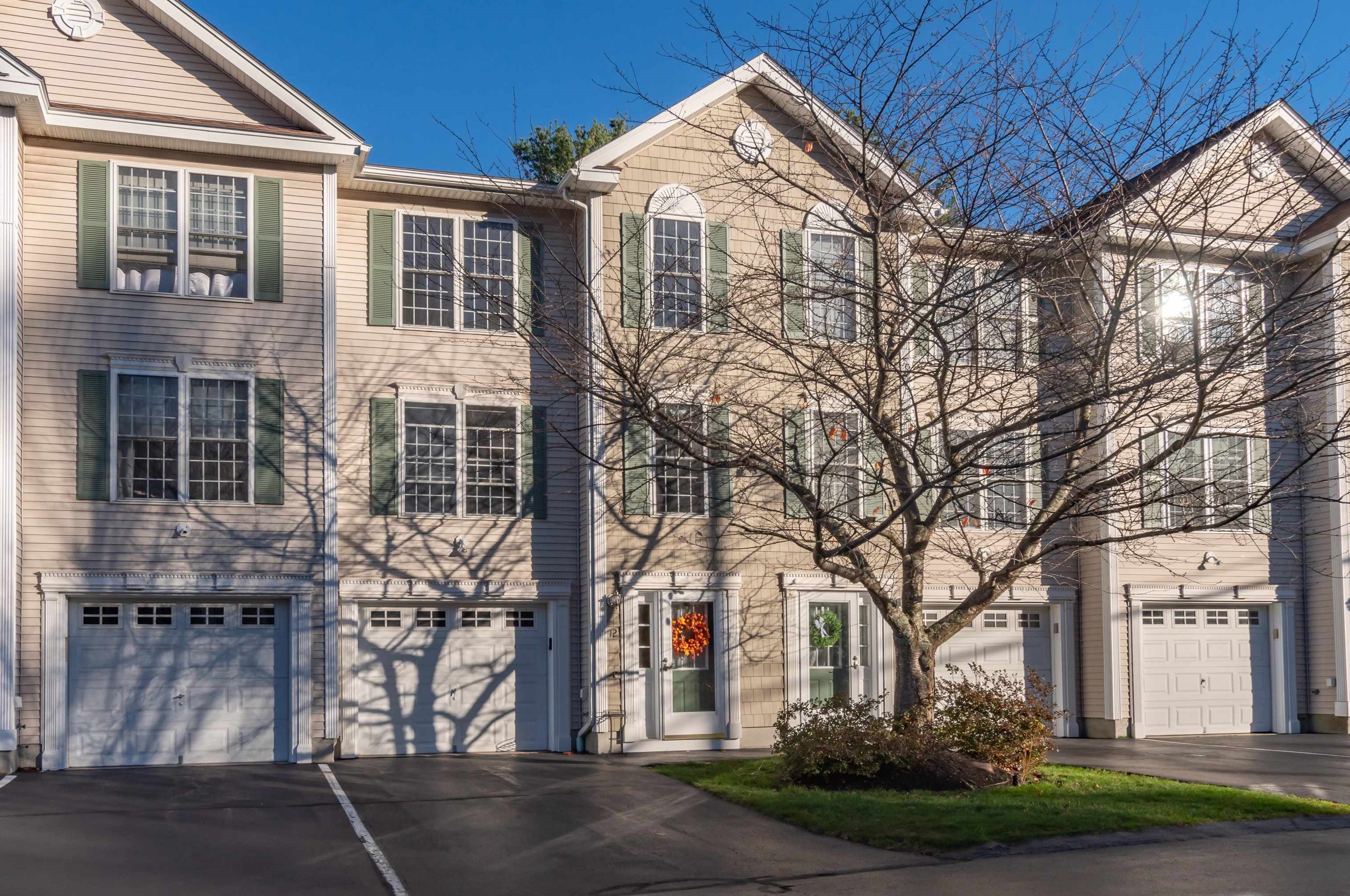 12 Eastwood Way, Manchester NH 03103 exterior