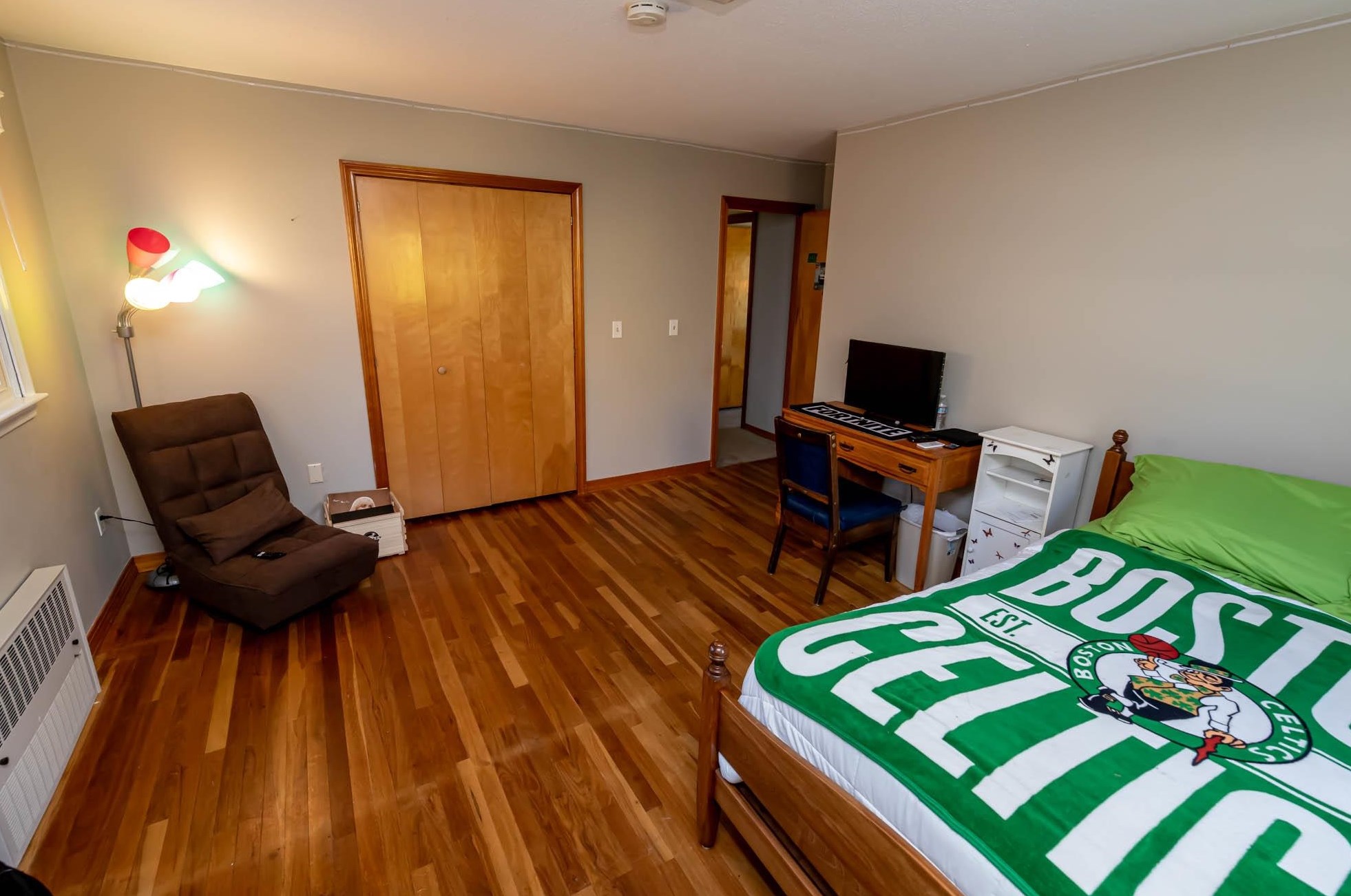 79 Main St, Manchester NH  03102-4027 exterior