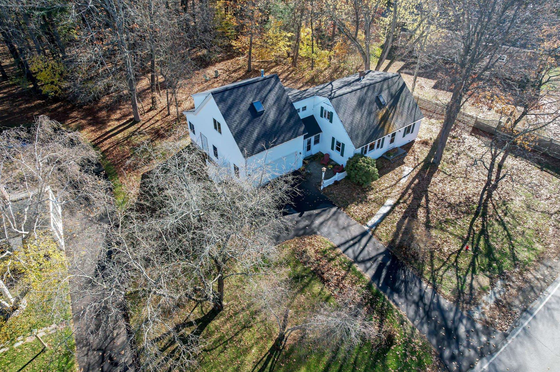 17 Mill Rd, North Hampton, NH 03862