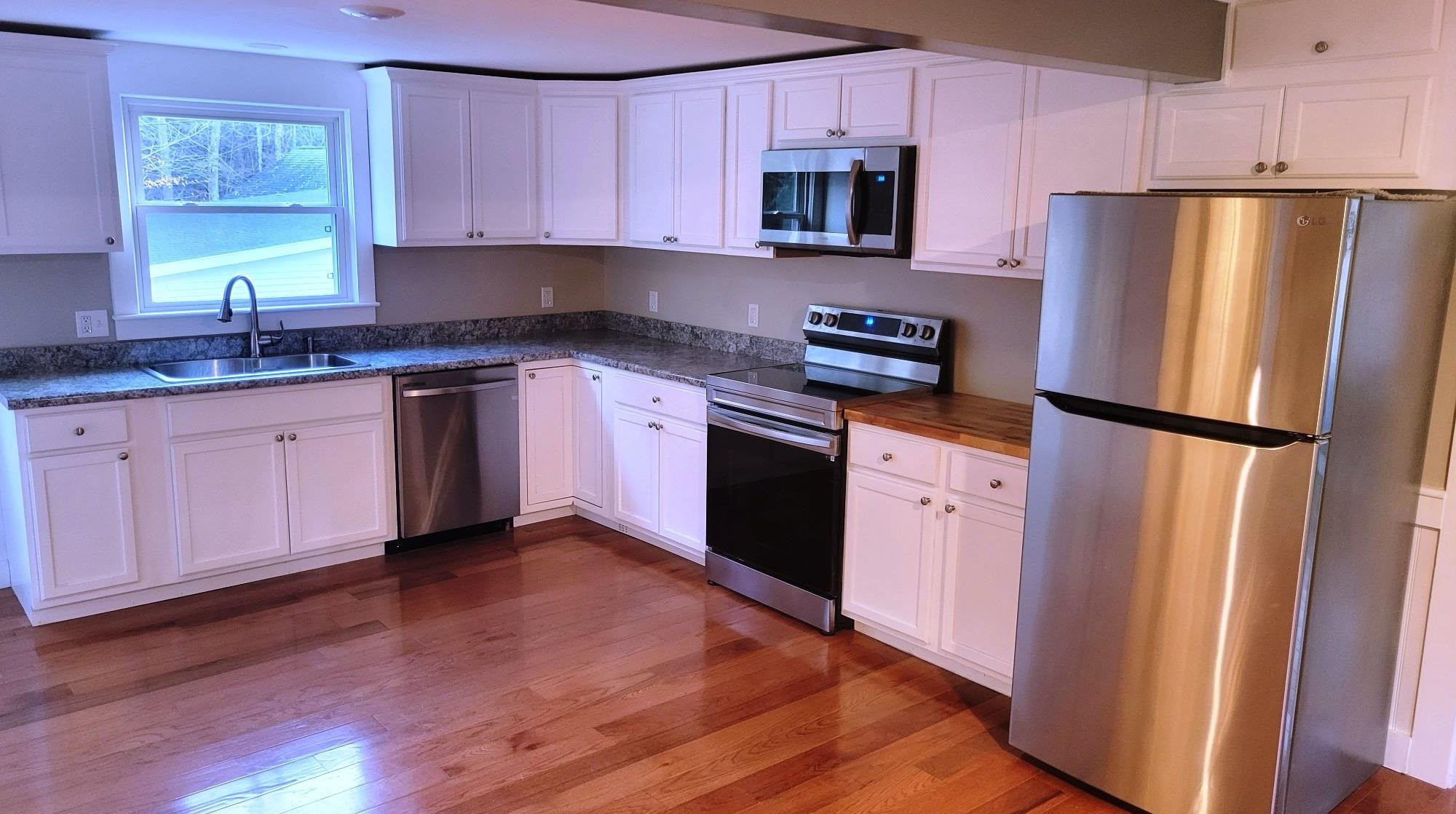 236 Meadow Rd, New Boston, NH 03070