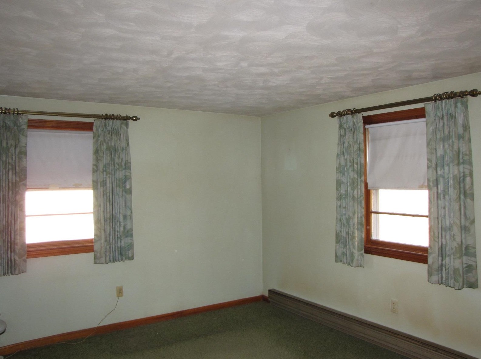 236 Hall St, Manchester NH 03103-3956 exterior