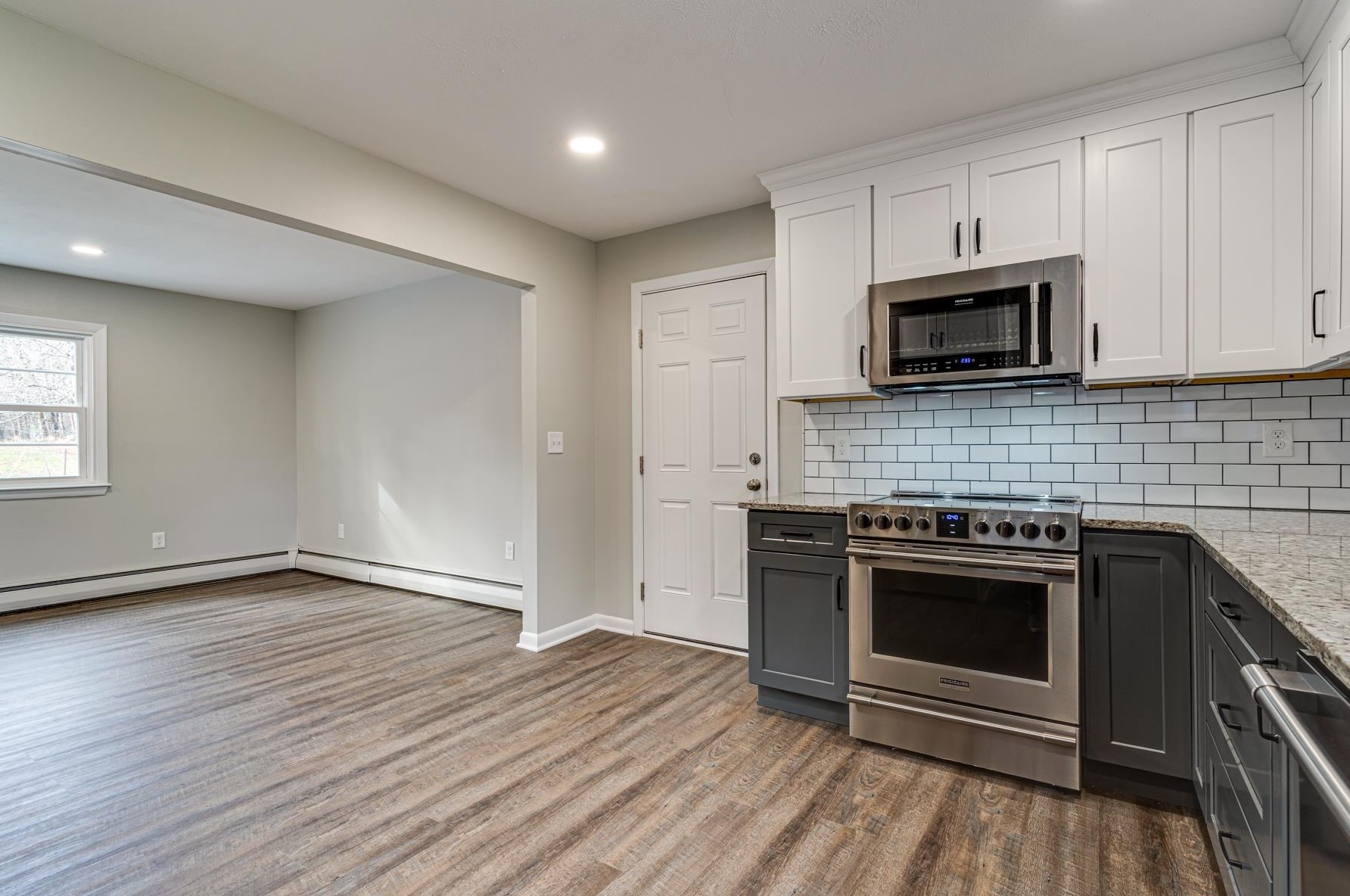 128 Ash Swamp Rd, Newmarket NH  03857-2070 exterior