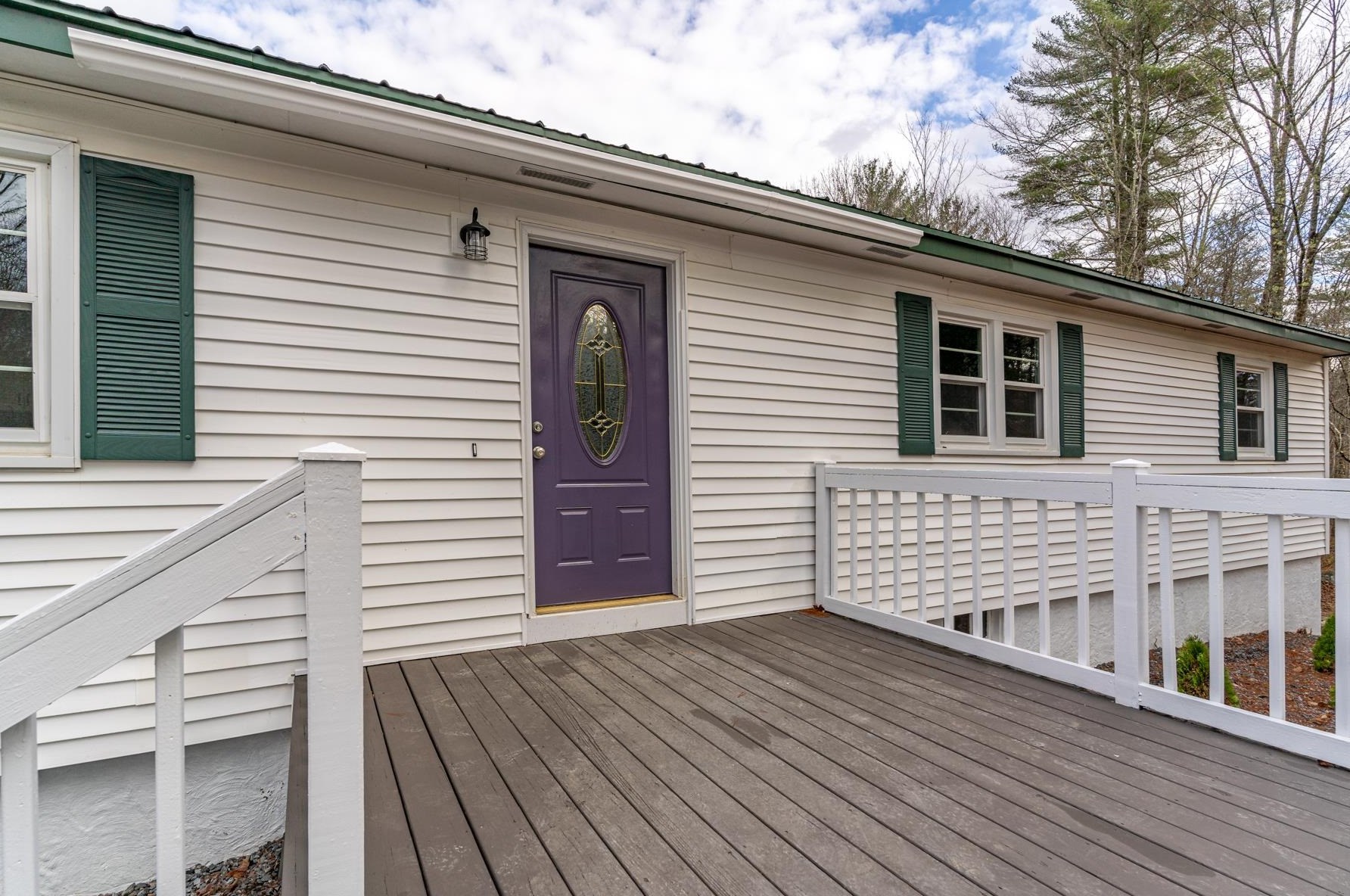 128 Ash Swamp Rd, Newmarket NH  03857-2070 exterior