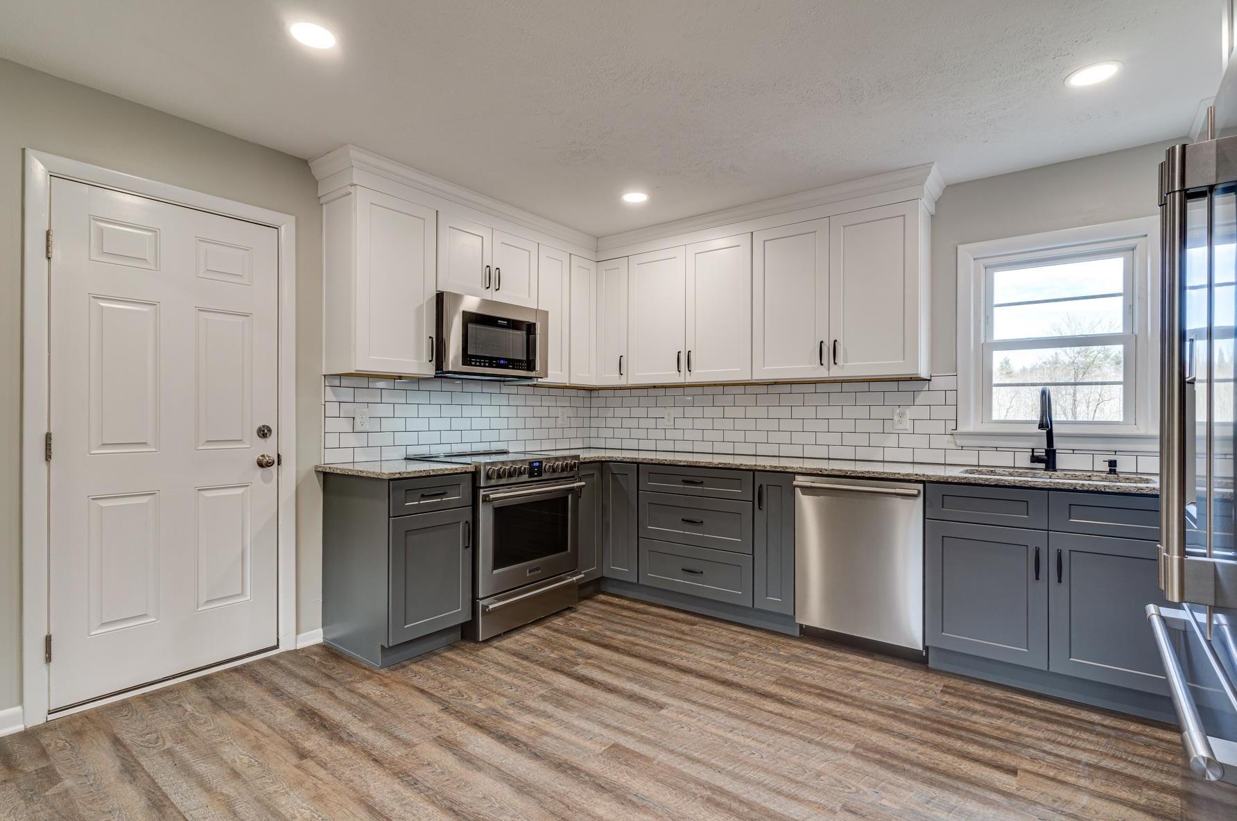 128 Ash Swamp Rd, Newmarket NH  03857-2070 exterior