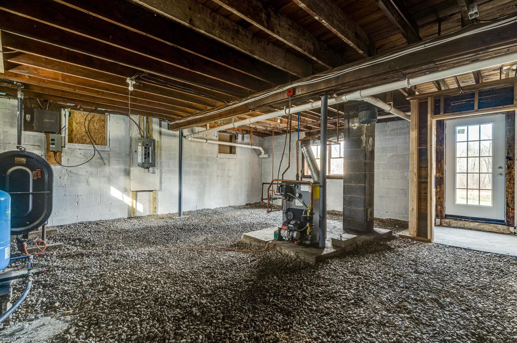 128 Ash Swamp Rd, Newmarket NH  03857-2070 exterior