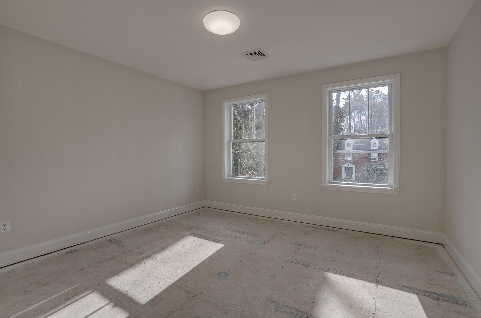 118 Whitford St, Manchester NH 03104-2143 exterior