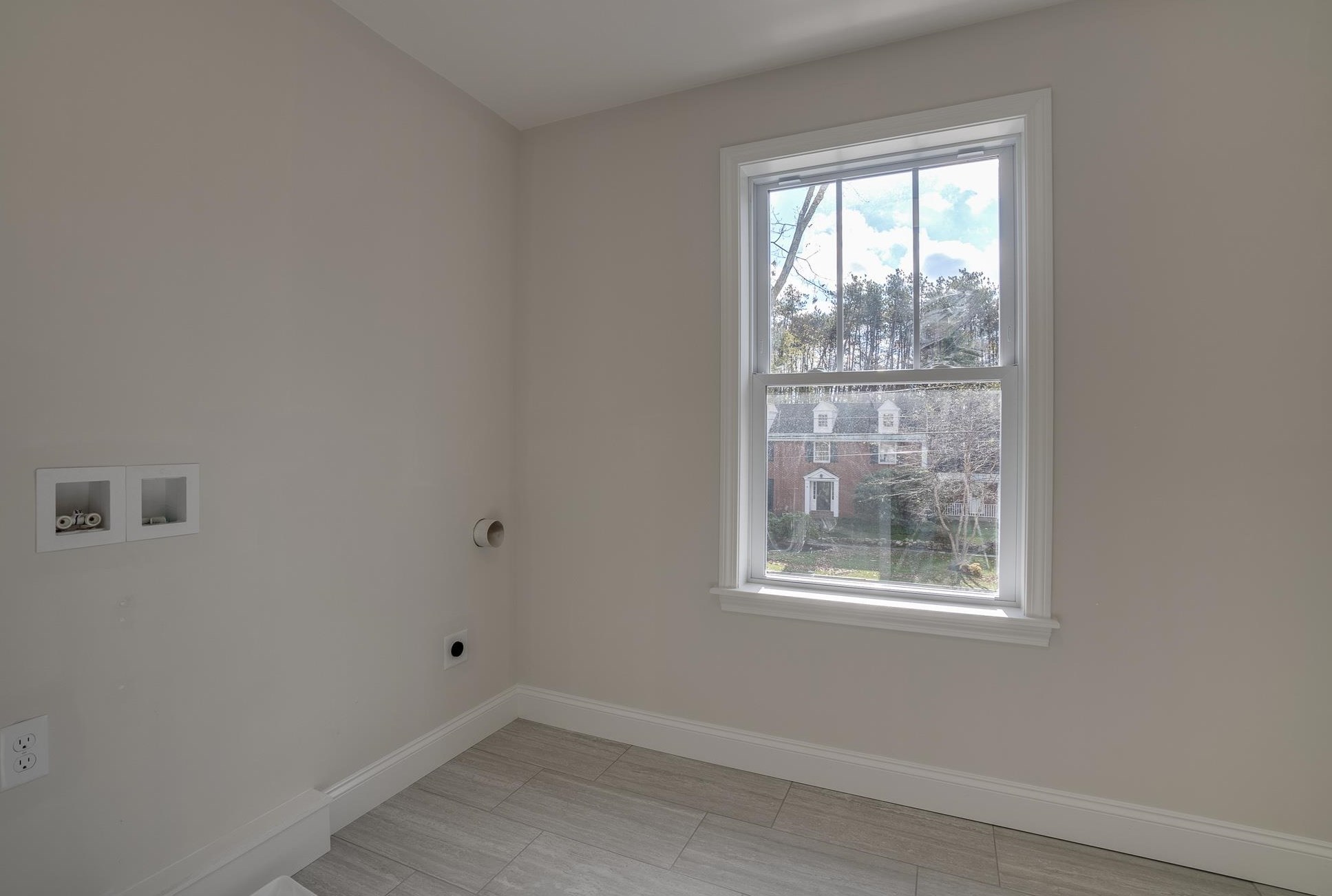 118 Whitford St, Manchester NH 03104-2143 exterior