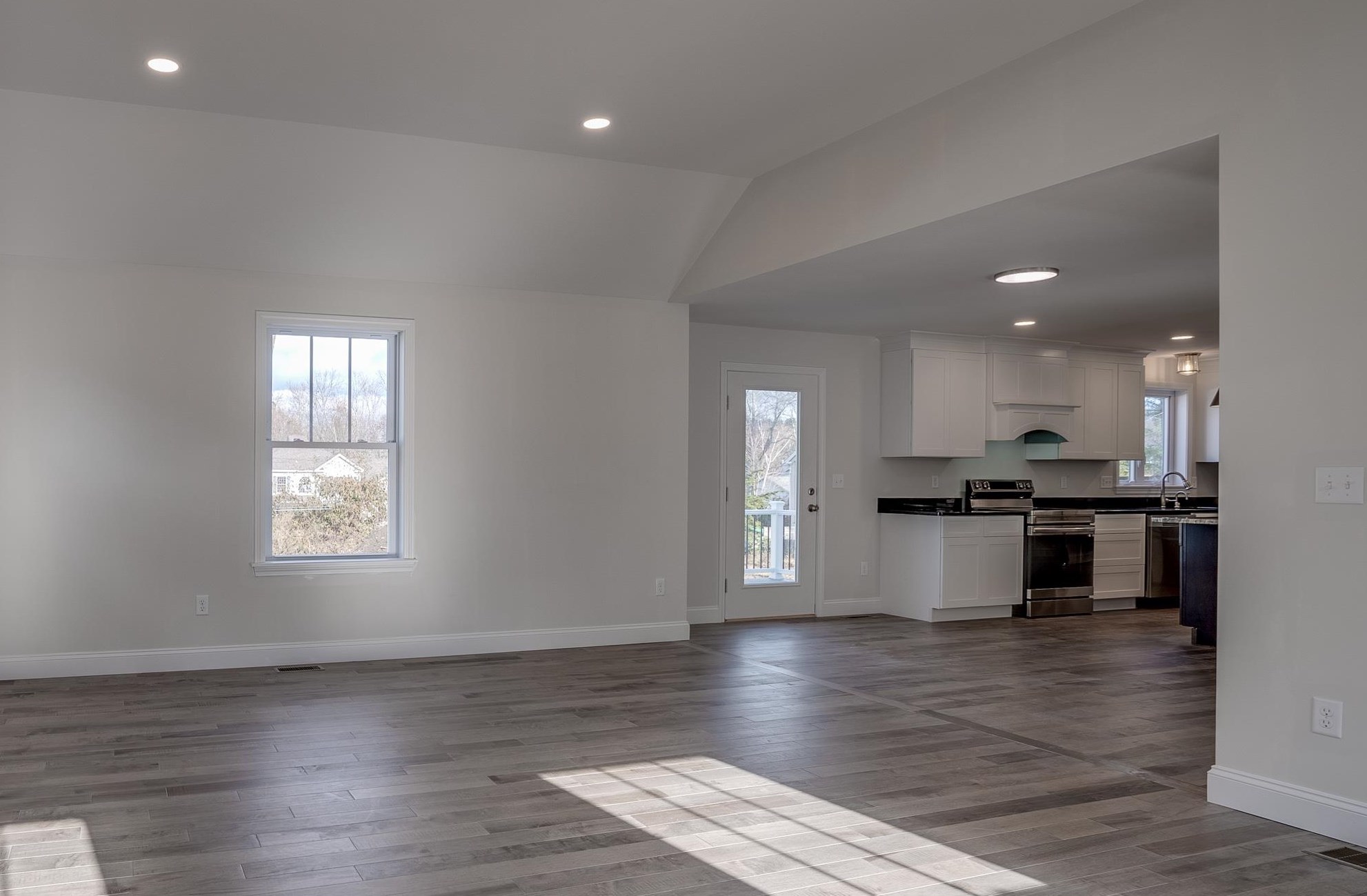 118 Whitford St, Manchester NH 03104-2143 exterior