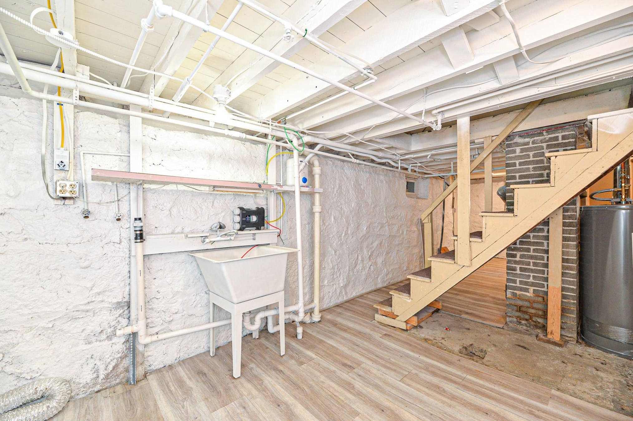 43 Belmont St, Manchester NH 03103-4210 exterior