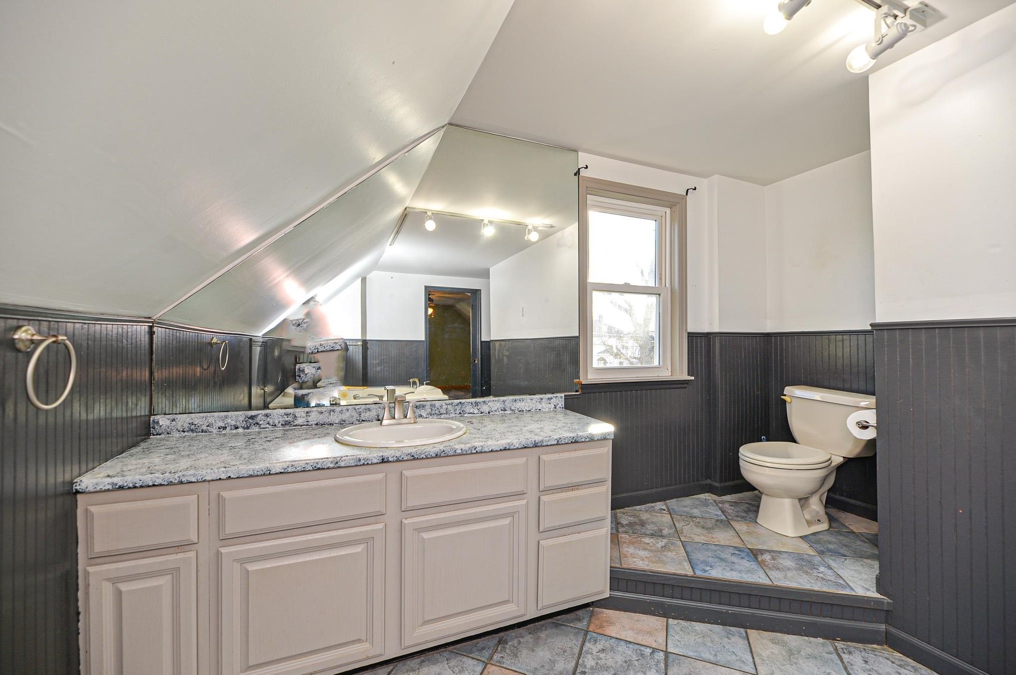 43 Belmont St, Manchester NH 03103-4210 exterior