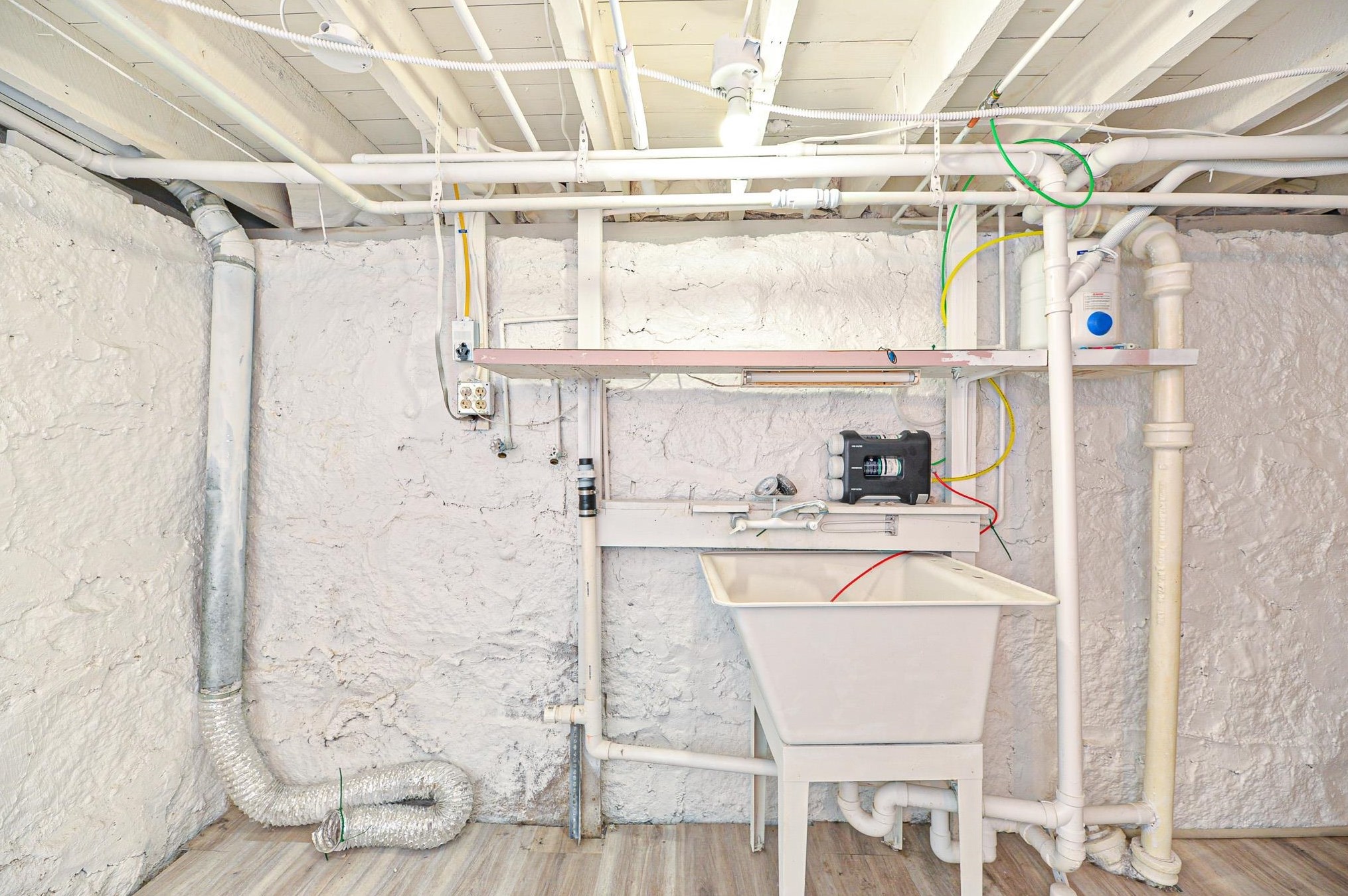 43 Belmont St, Manchester NH 03103-4210 exterior