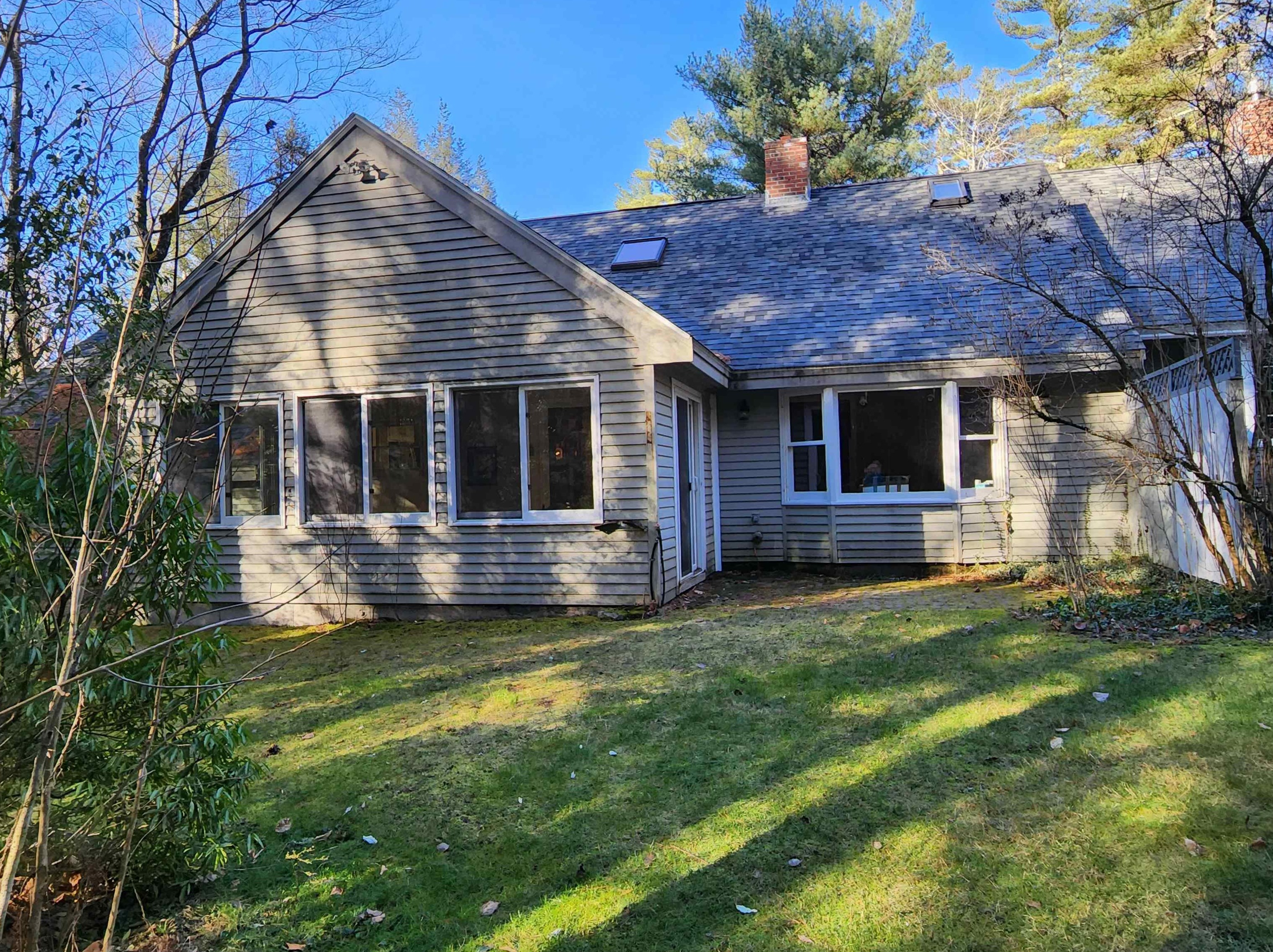 8 Laurel Cir, Tuftonboro NH  03894-4049 exterior