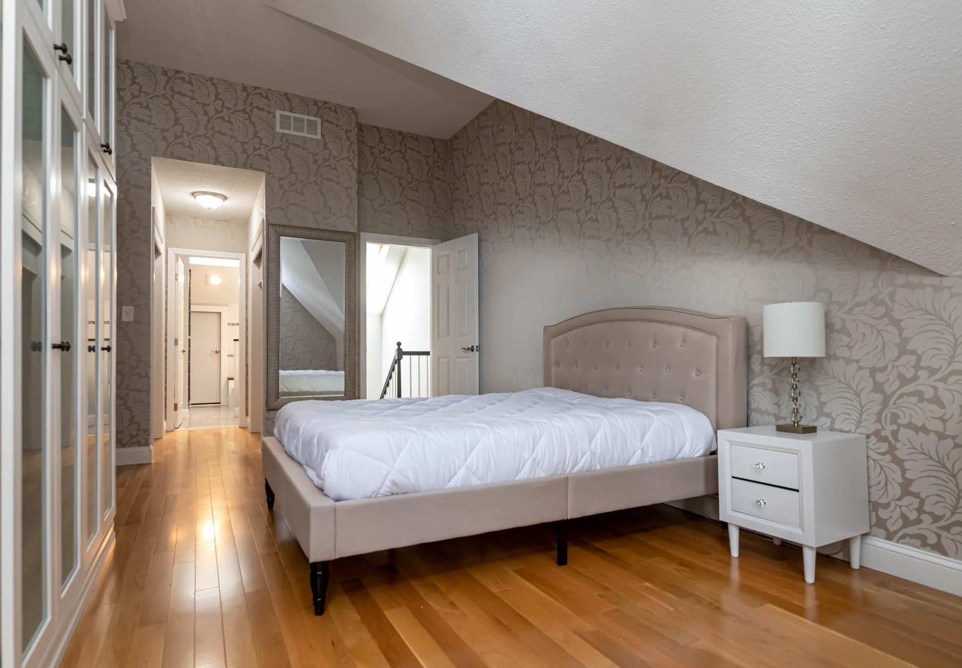 25 Hawthorne Vlg Rd, Nashua NH 03062-2274 exterior