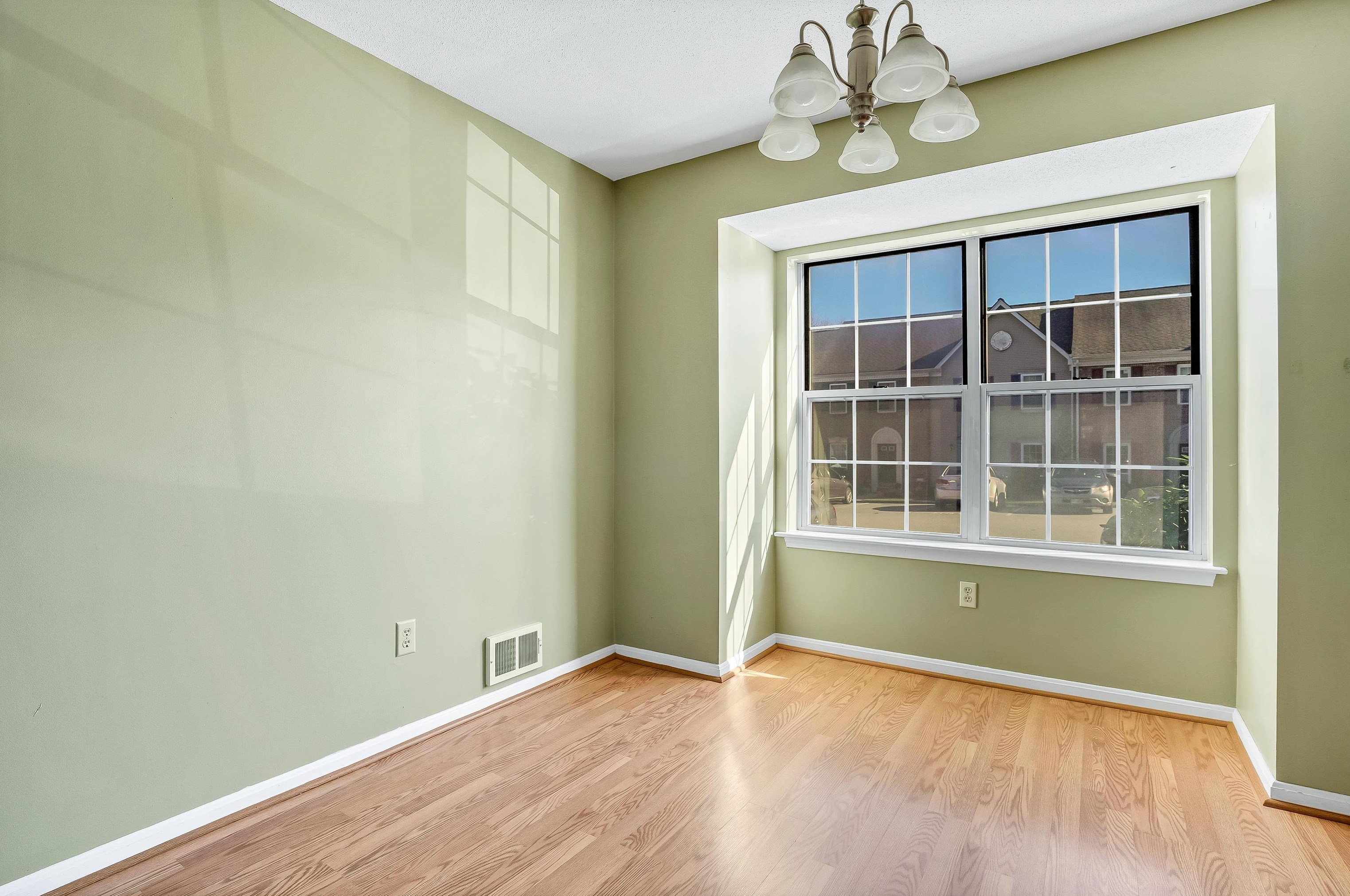 94 Middlesex Rd, Merrimack NH 03054-2769 exterior