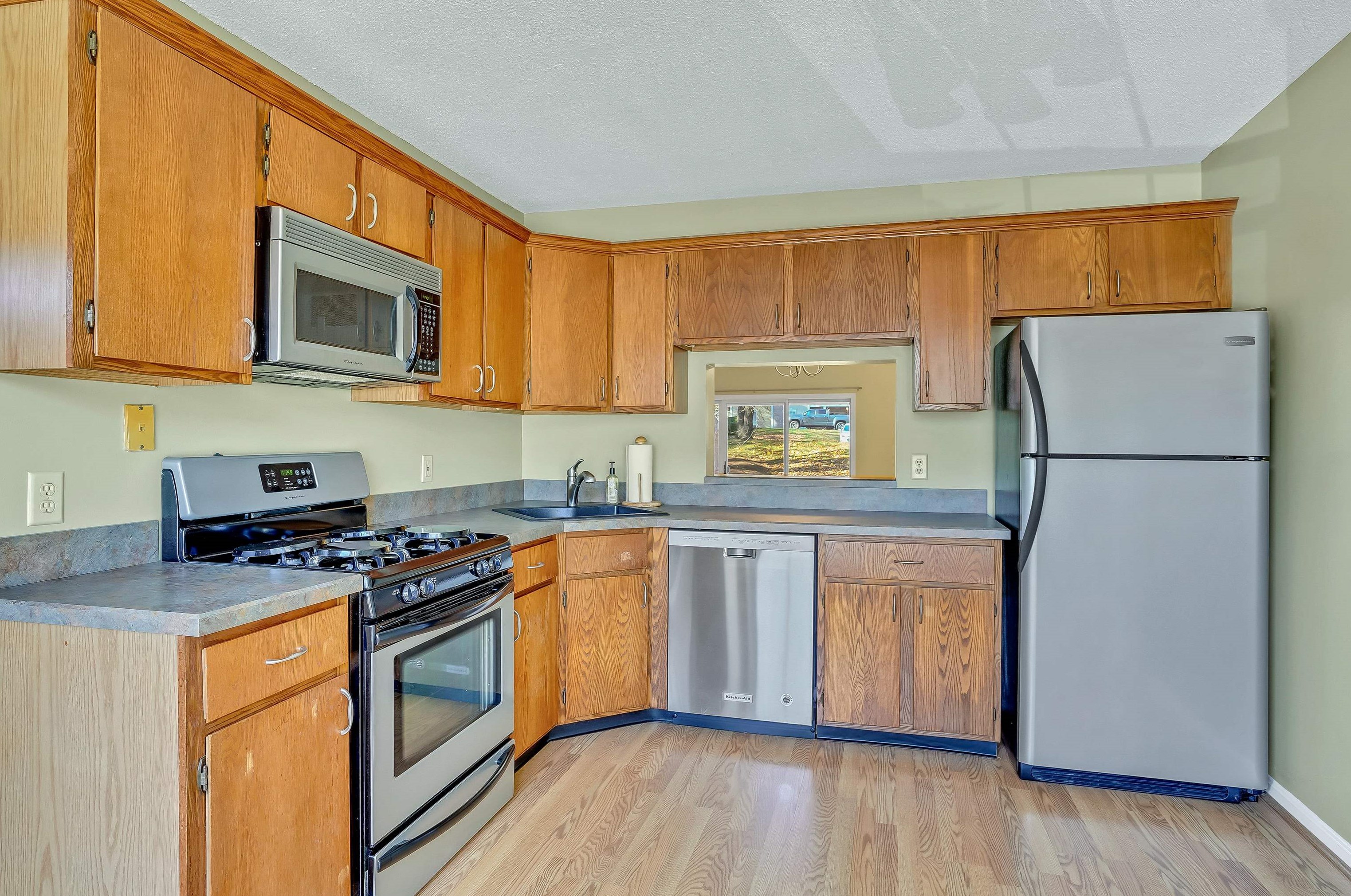 94 Middlesex Rd, Merrimack NH 03054-2769 exterior