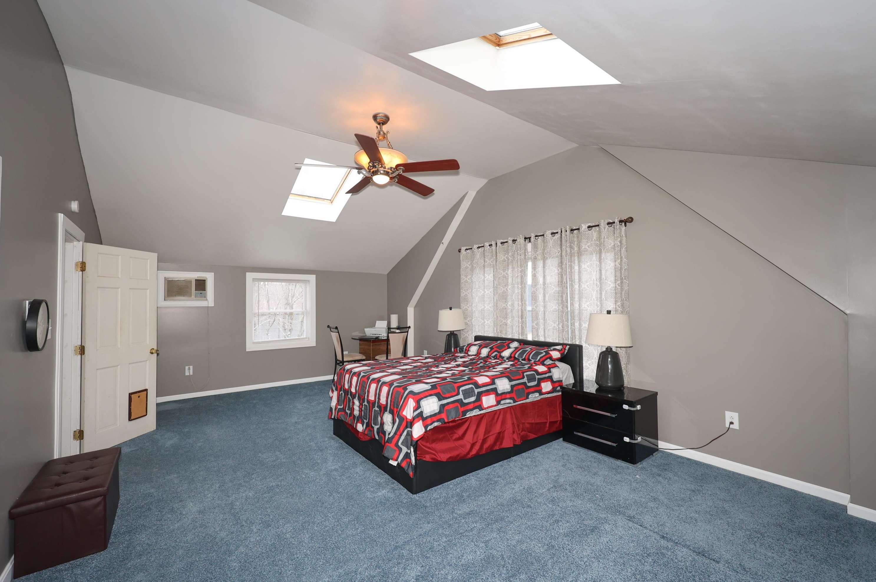 19 Maple St, Manchester NH  03106-1509 exterior