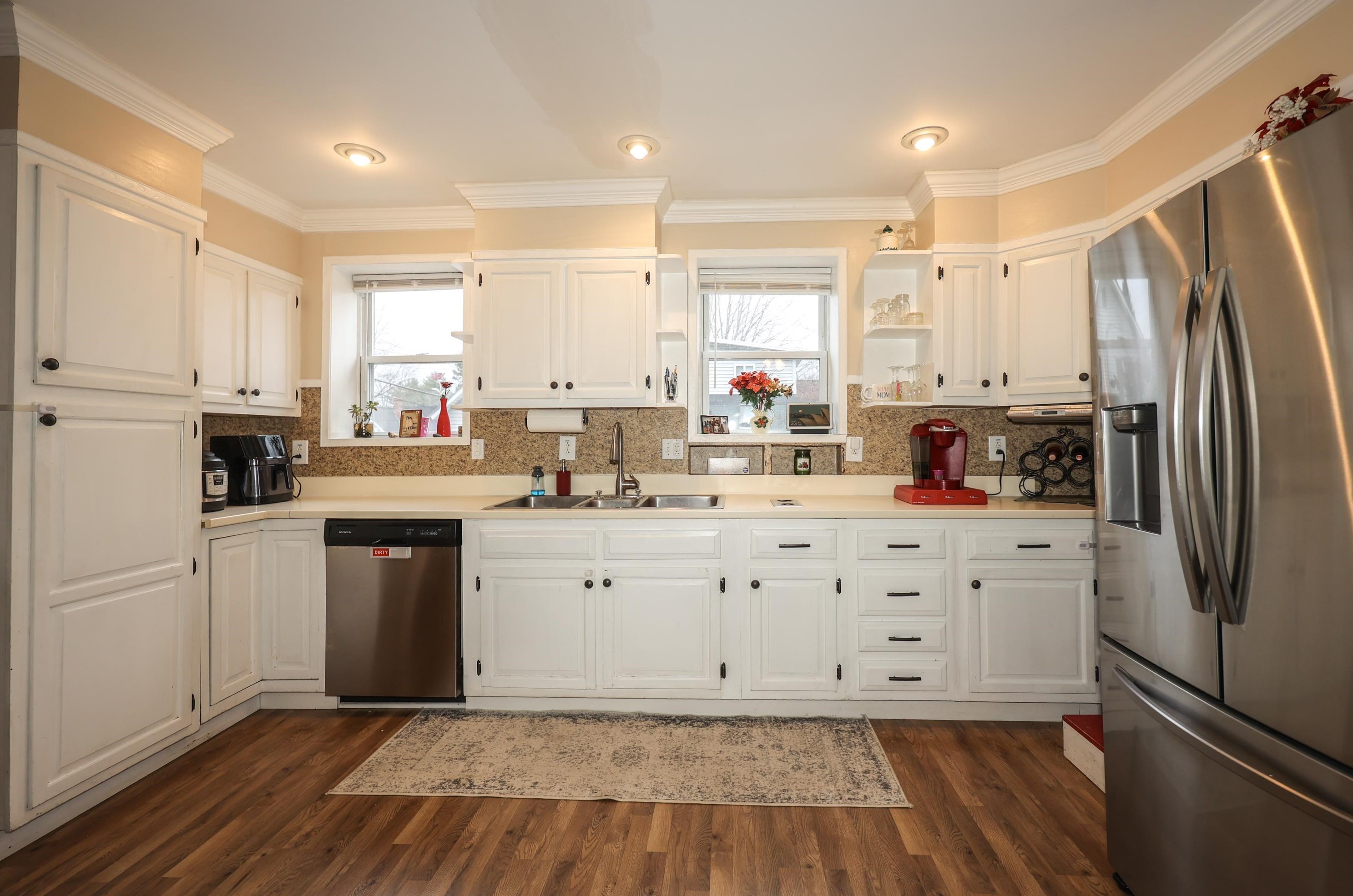 19 Maple St, Manchester NH  03106-1509 exterior