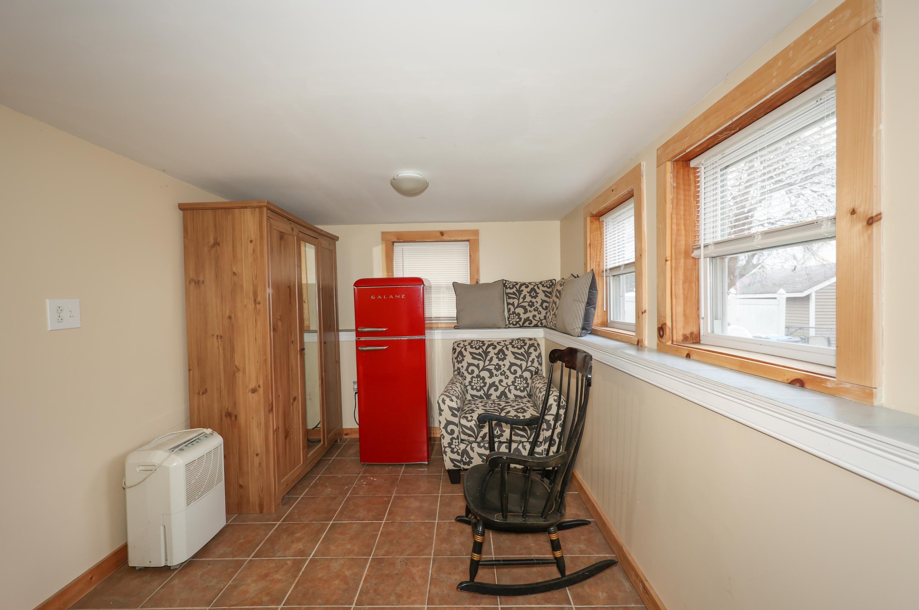 19 Maple St, Manchester NH  03106-1509 exterior