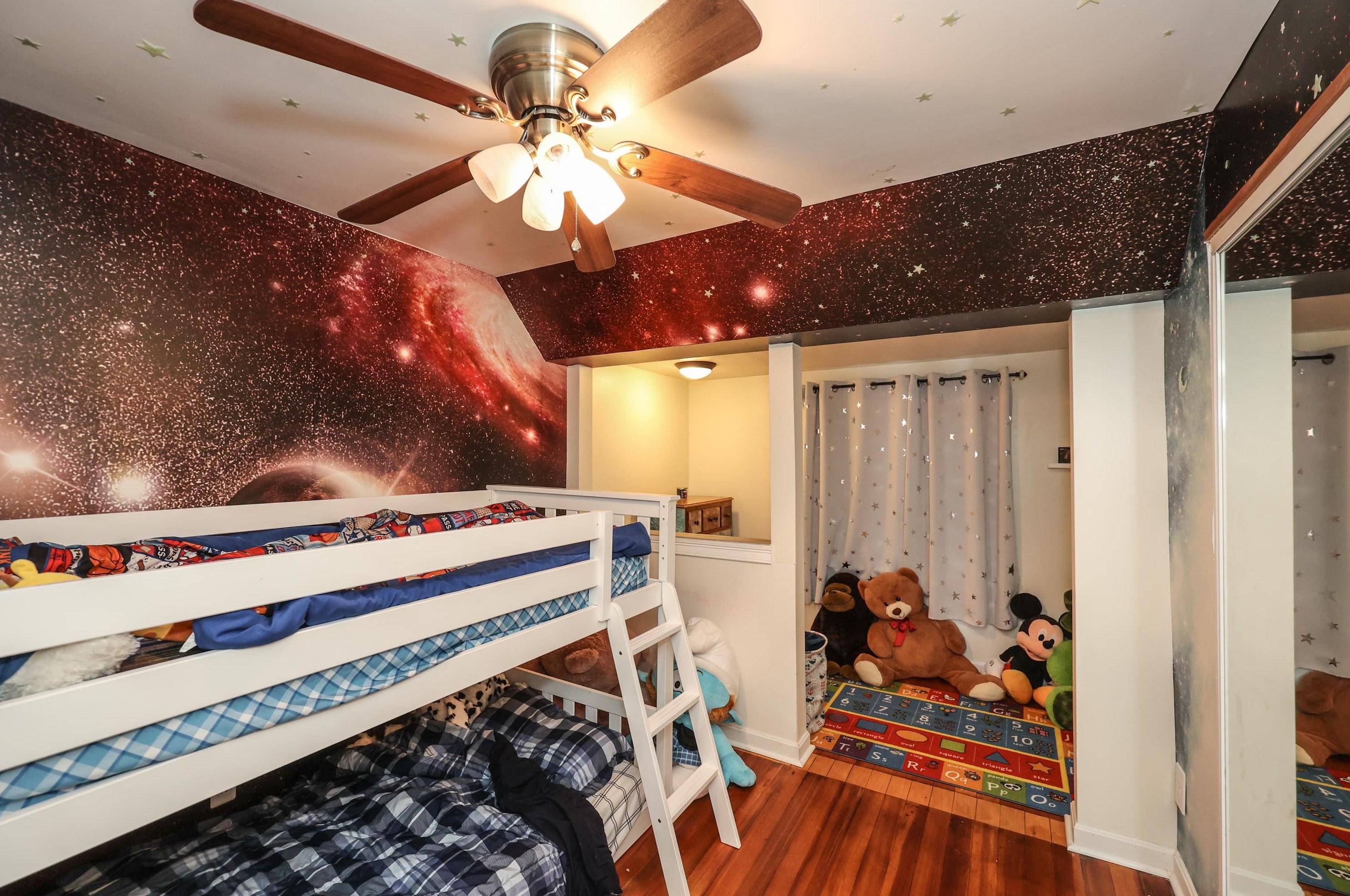 19 Maple St, Manchester NH  03106-1509 exterior