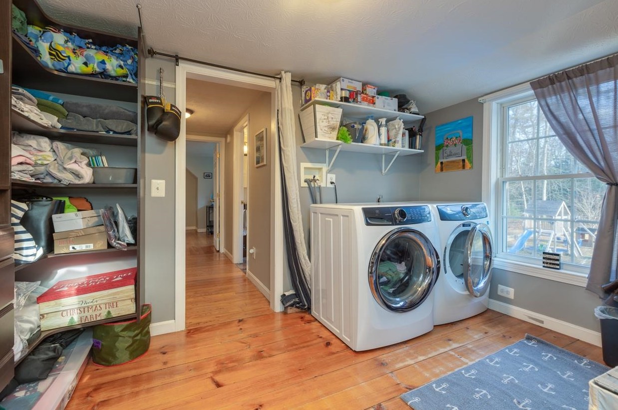 129 Charles Bancroft Hwy, Hudson NH  03052-2409 exterior