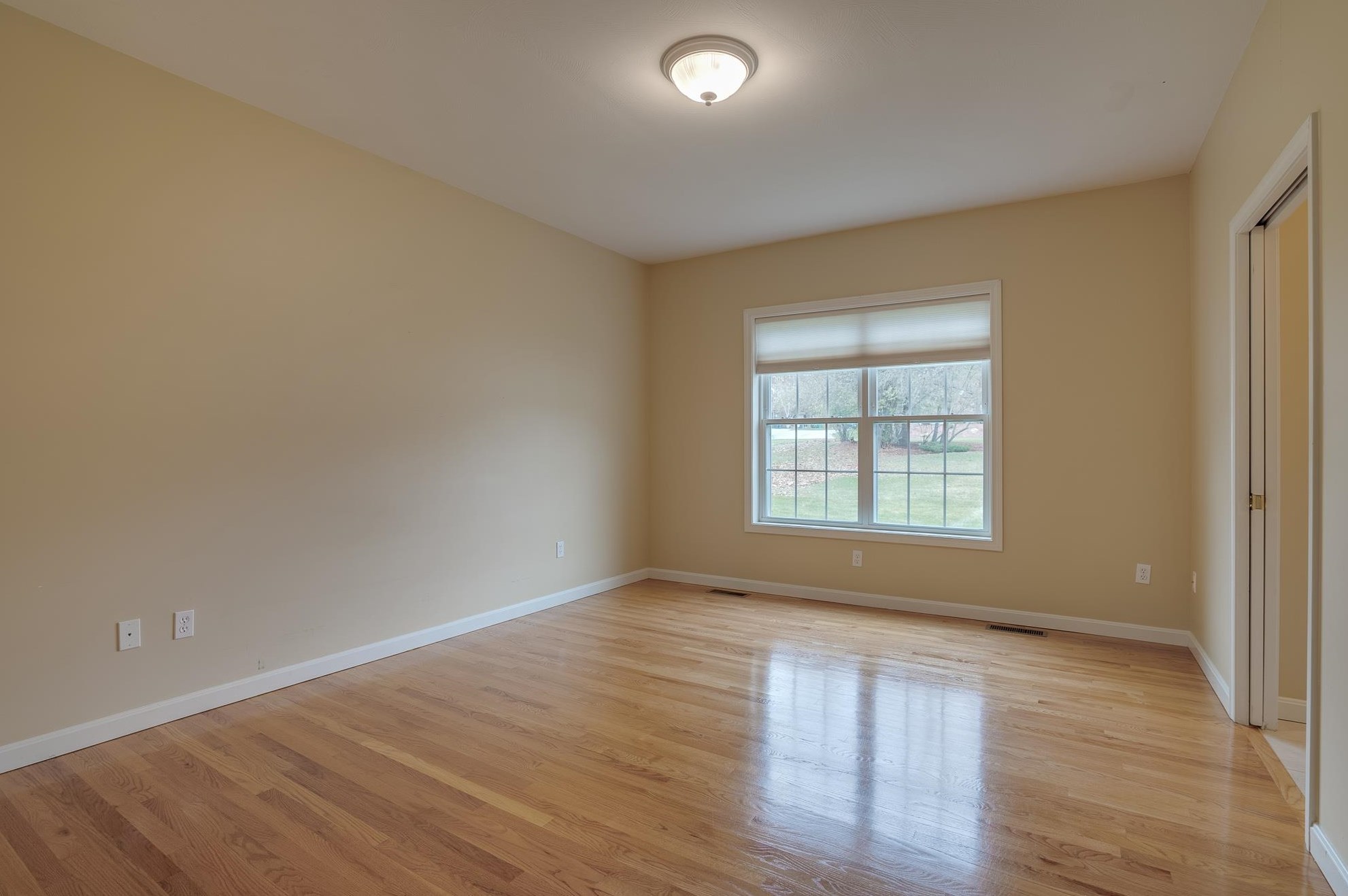 27 Stearns Ln, Merrimack NH 03054-6402 exterior