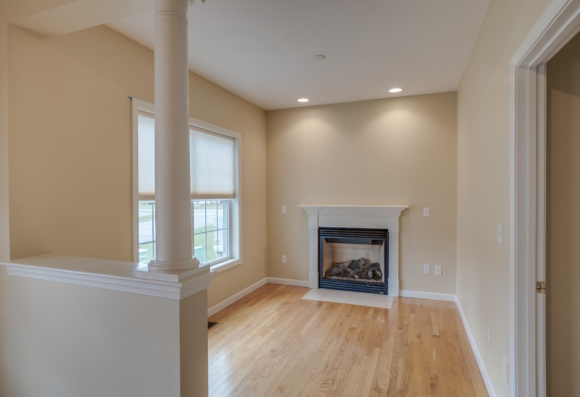 27 Stearns Ln, Merrimack NH 03054-6402 exterior