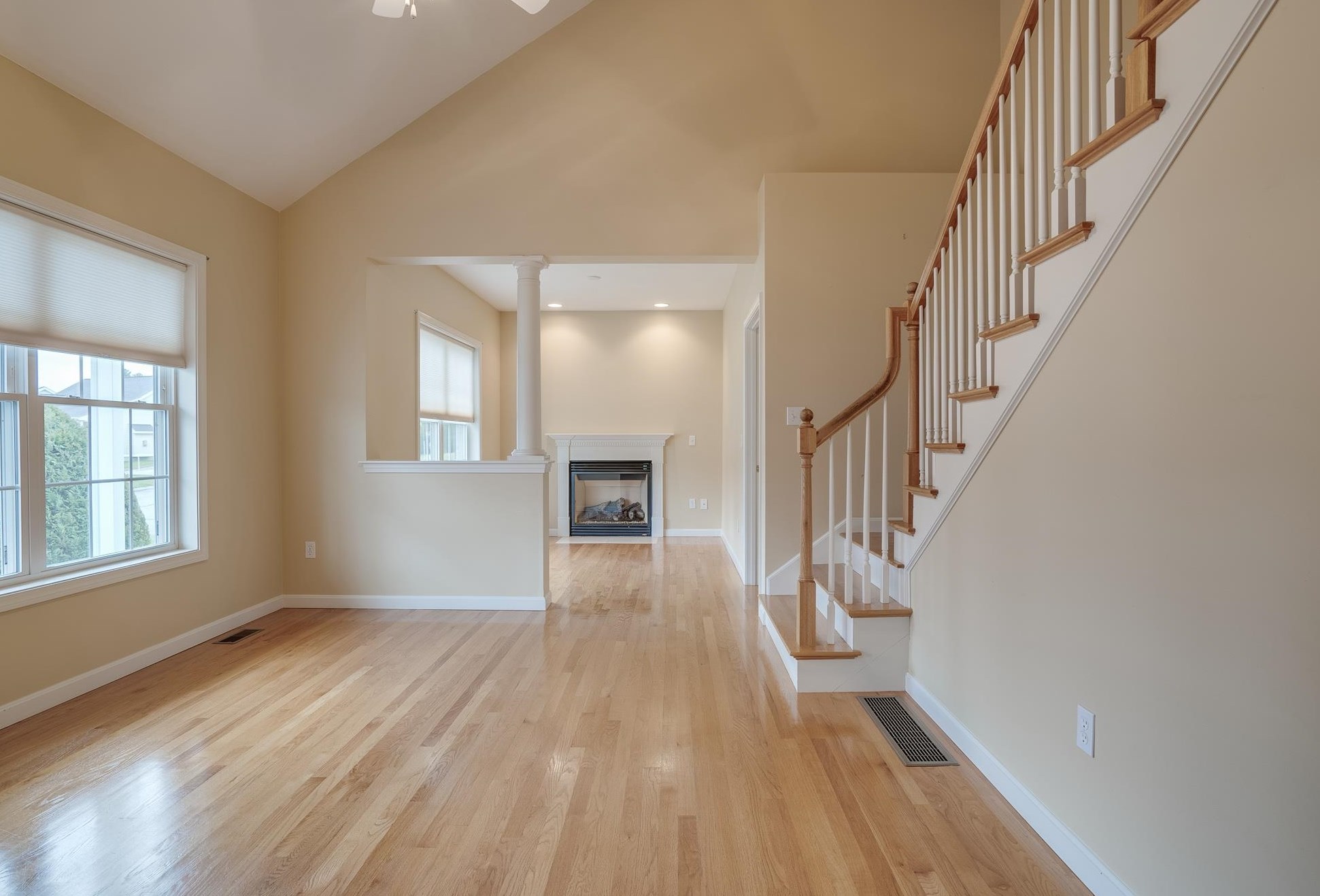 27 Stearns Ln, Merrimack NH 03054-6402 exterior