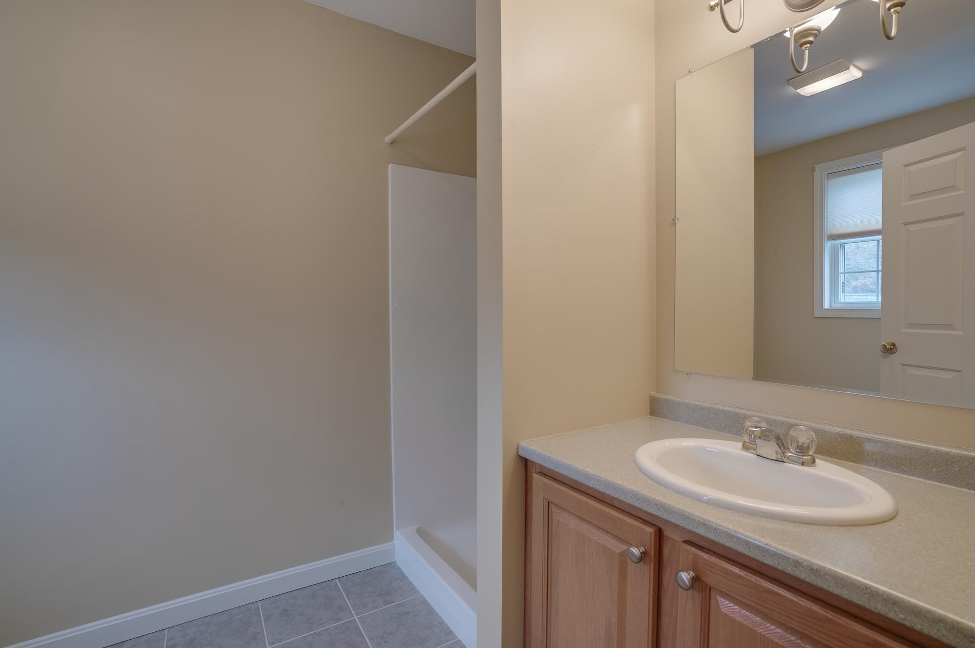 27 Stearns Ln, Merrimack NH 03054-6402 exterior