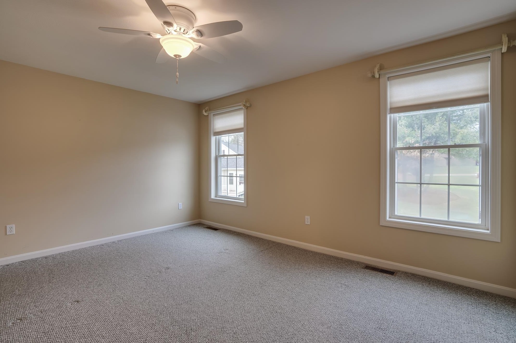 27 Stearns Ln, Merrimack NH 03054-6402 exterior