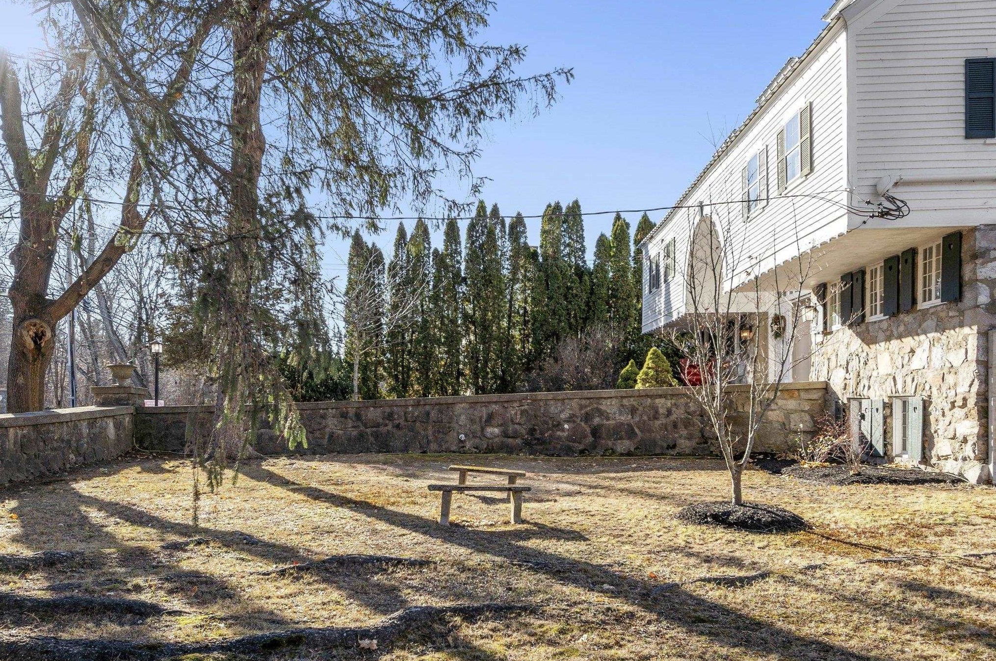 132 Range Rd, Windham NH  03087-2400 exterior