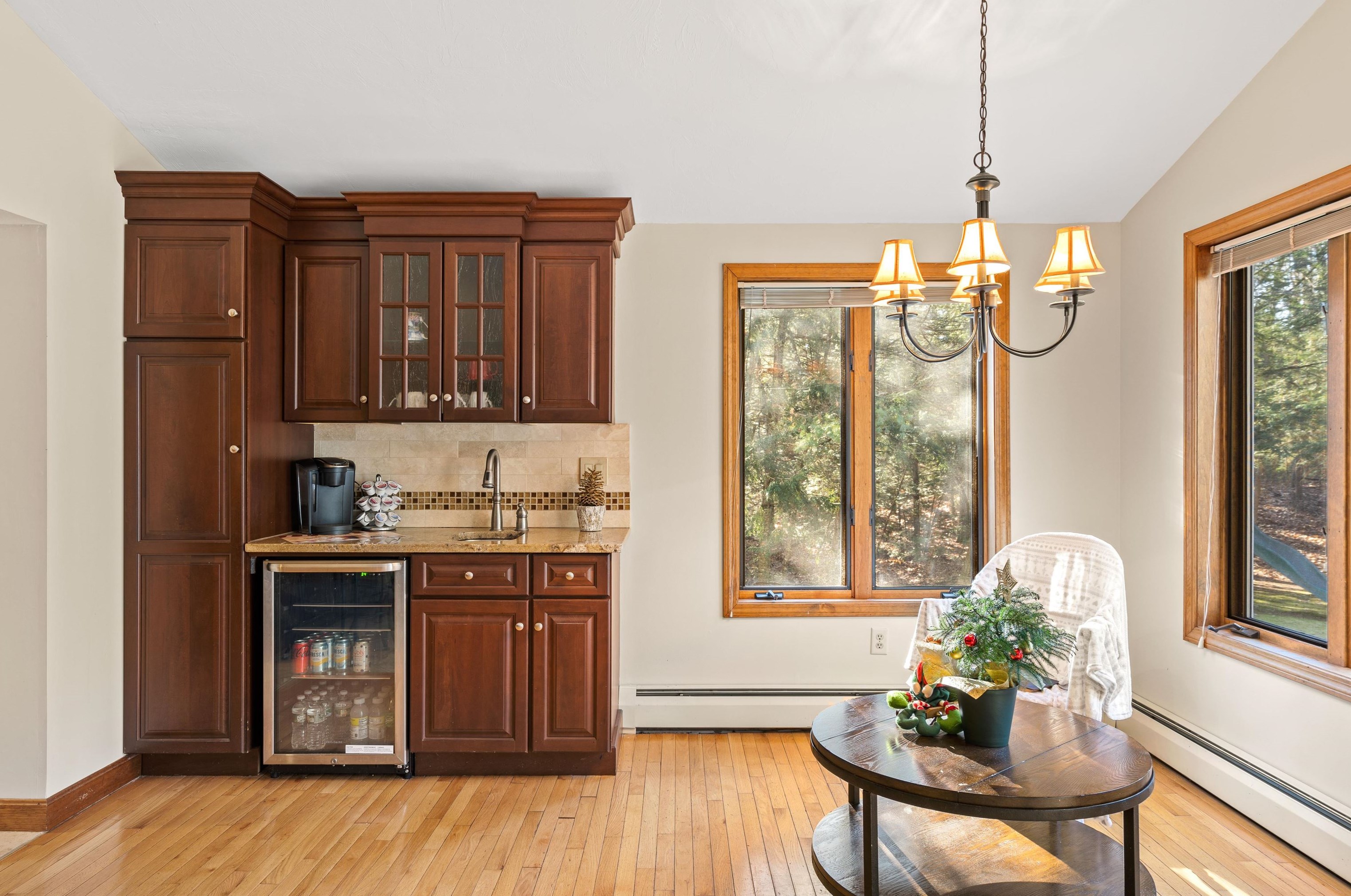 5 Wentworth Dr, Manchester NH 03110-4720 exterior