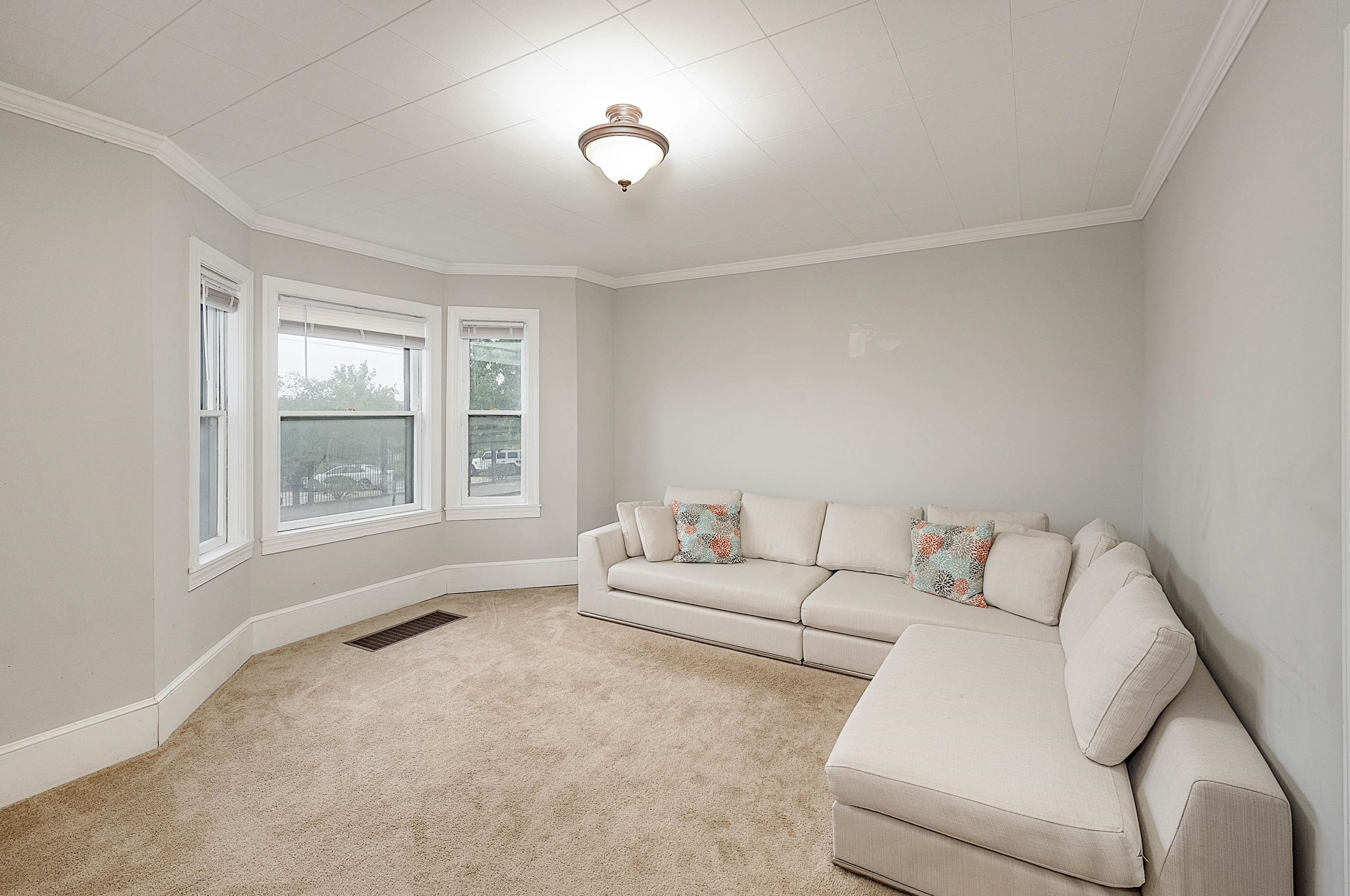 318 Main St, Manchester NH  03102-4032 exterior