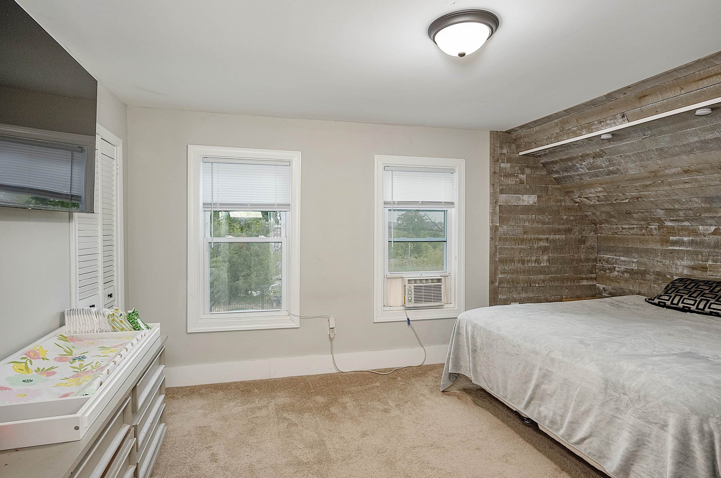 318 Main St, Manchester NH  03102-4032 exterior