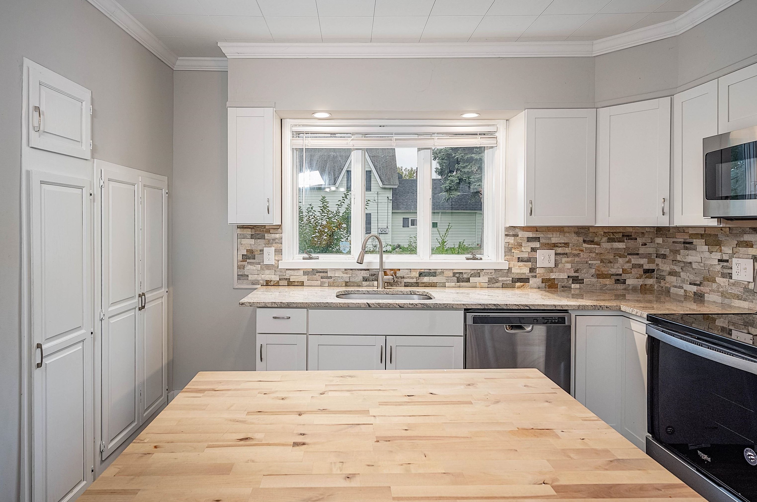 318 Main St, Manchester NH  03102-4032 exterior