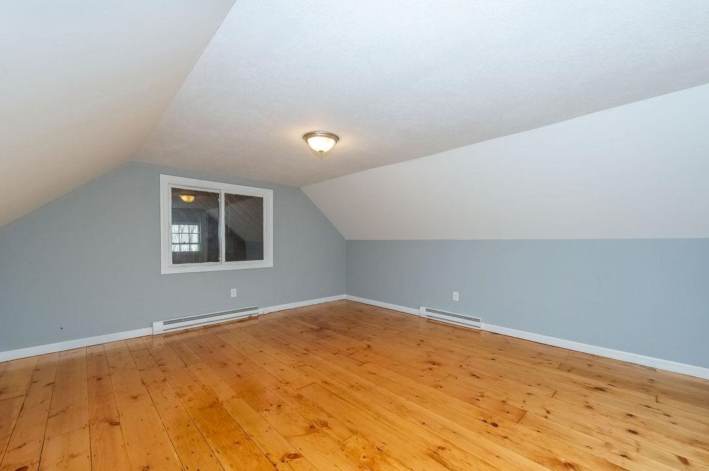 6 Thomas St, Rochester NH  03867-4345 exterior