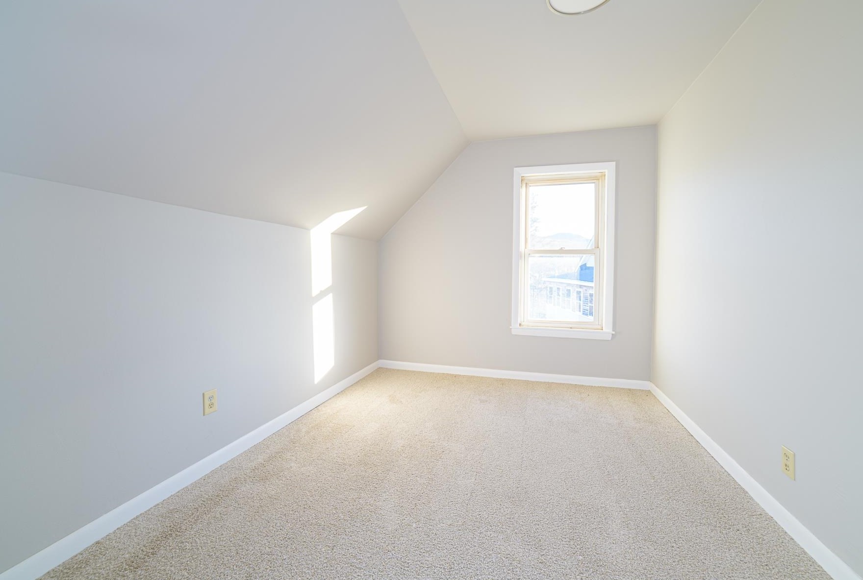 446 School St, Berlin NH  03570-2523 exterior