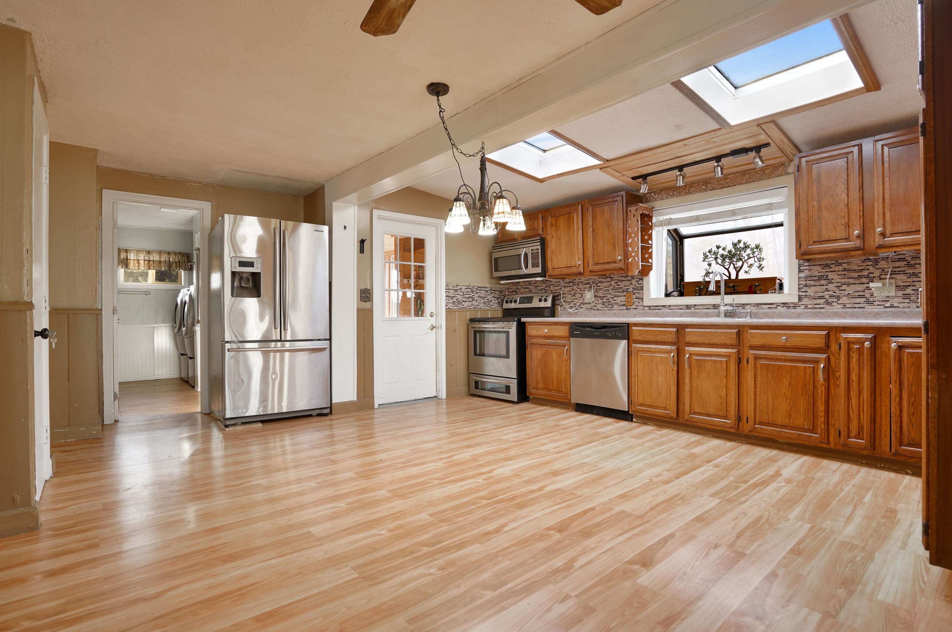 62 Eden St, Manchester NH  03102-1332 exterior