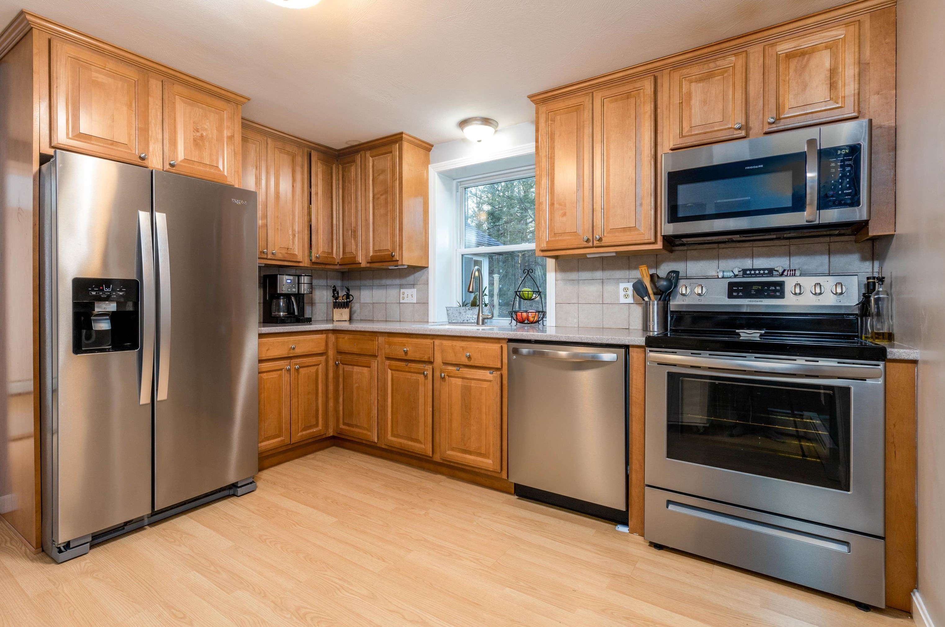 5 Short St, Merrimack NH  03054-6210 exterior