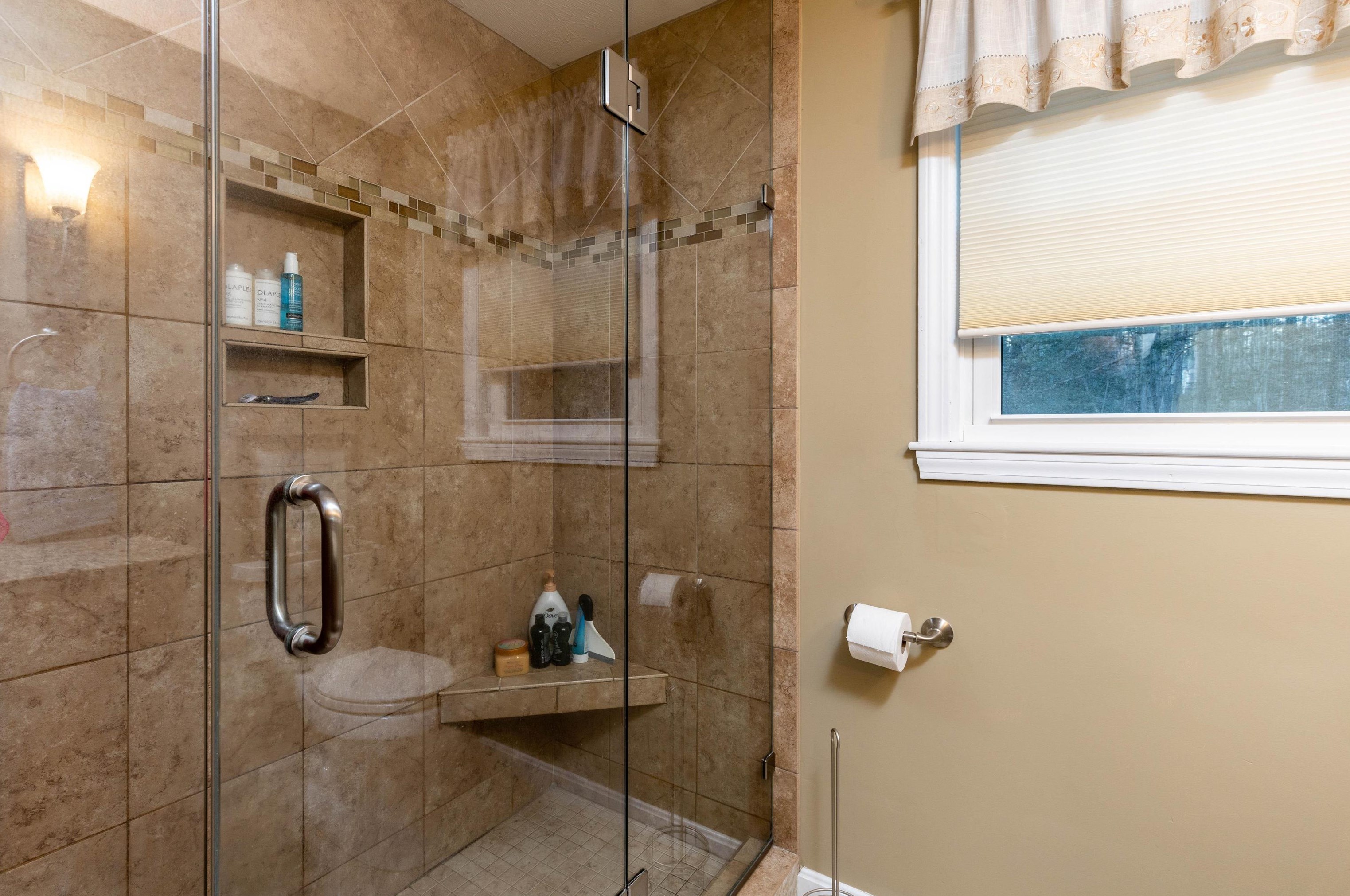 5 Short St, Merrimack NH  03054-6210 exterior