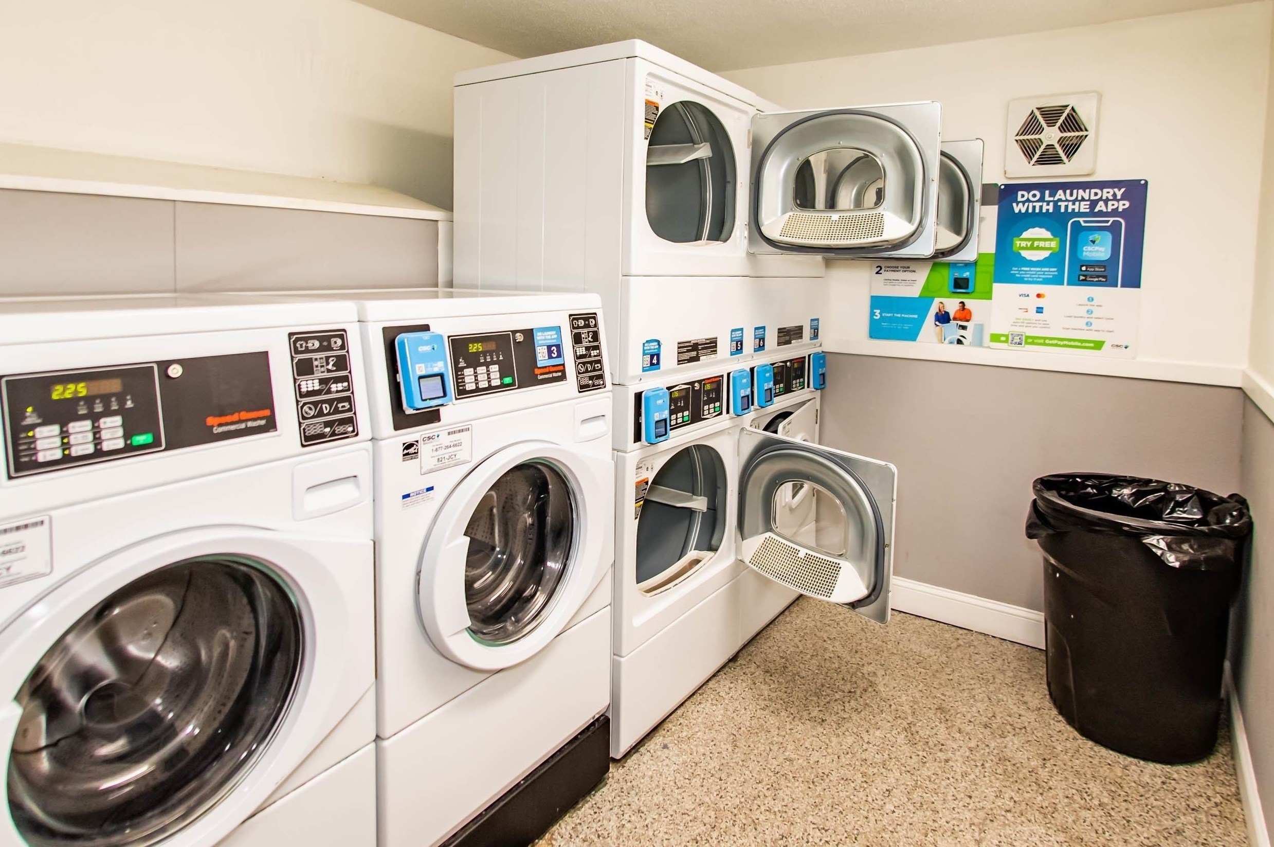 124 Mammoth Rd, Manchester NH  03106-1157 exterior