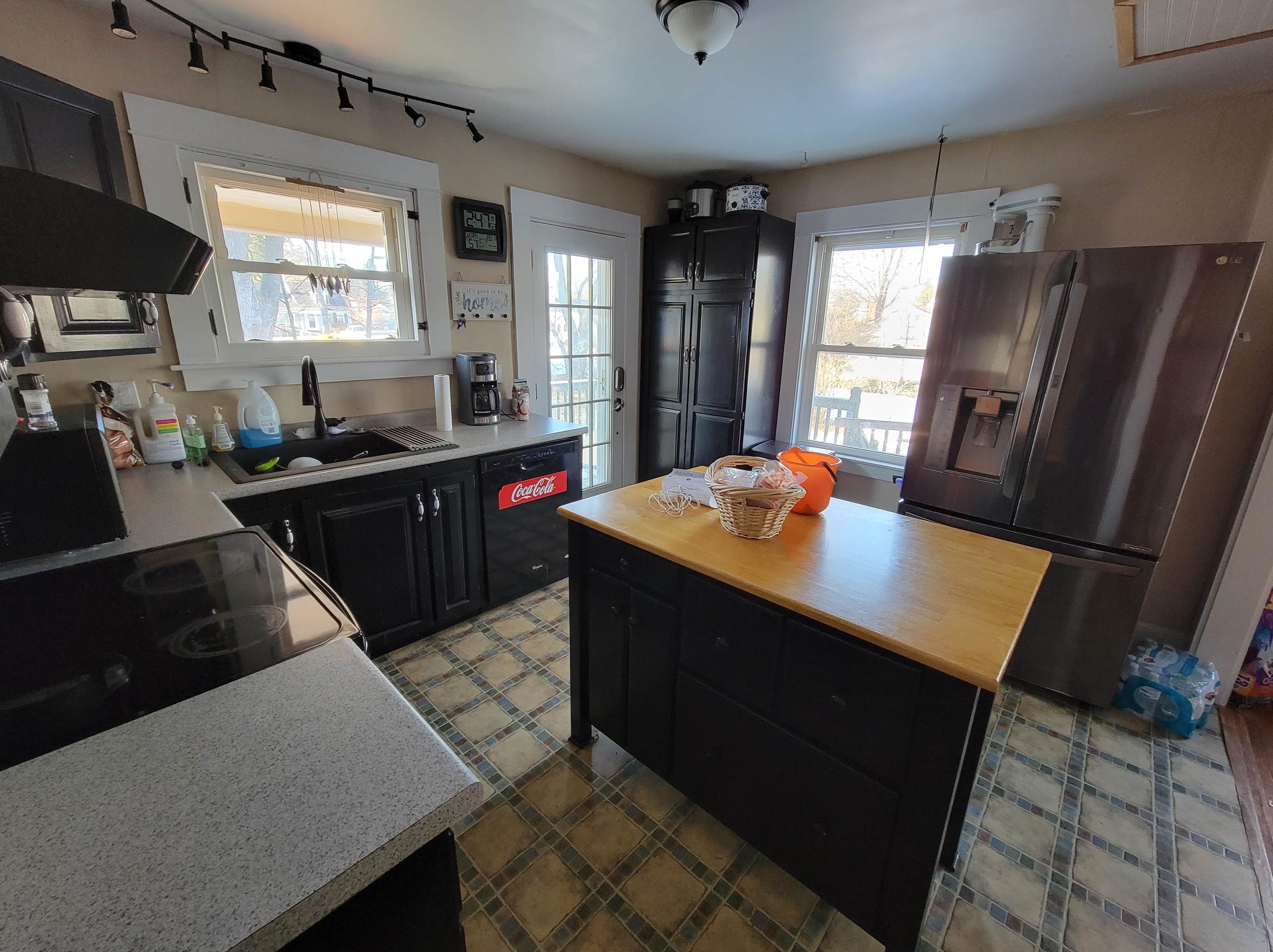 23 High St, Rochester NH  03867-1006 exterior