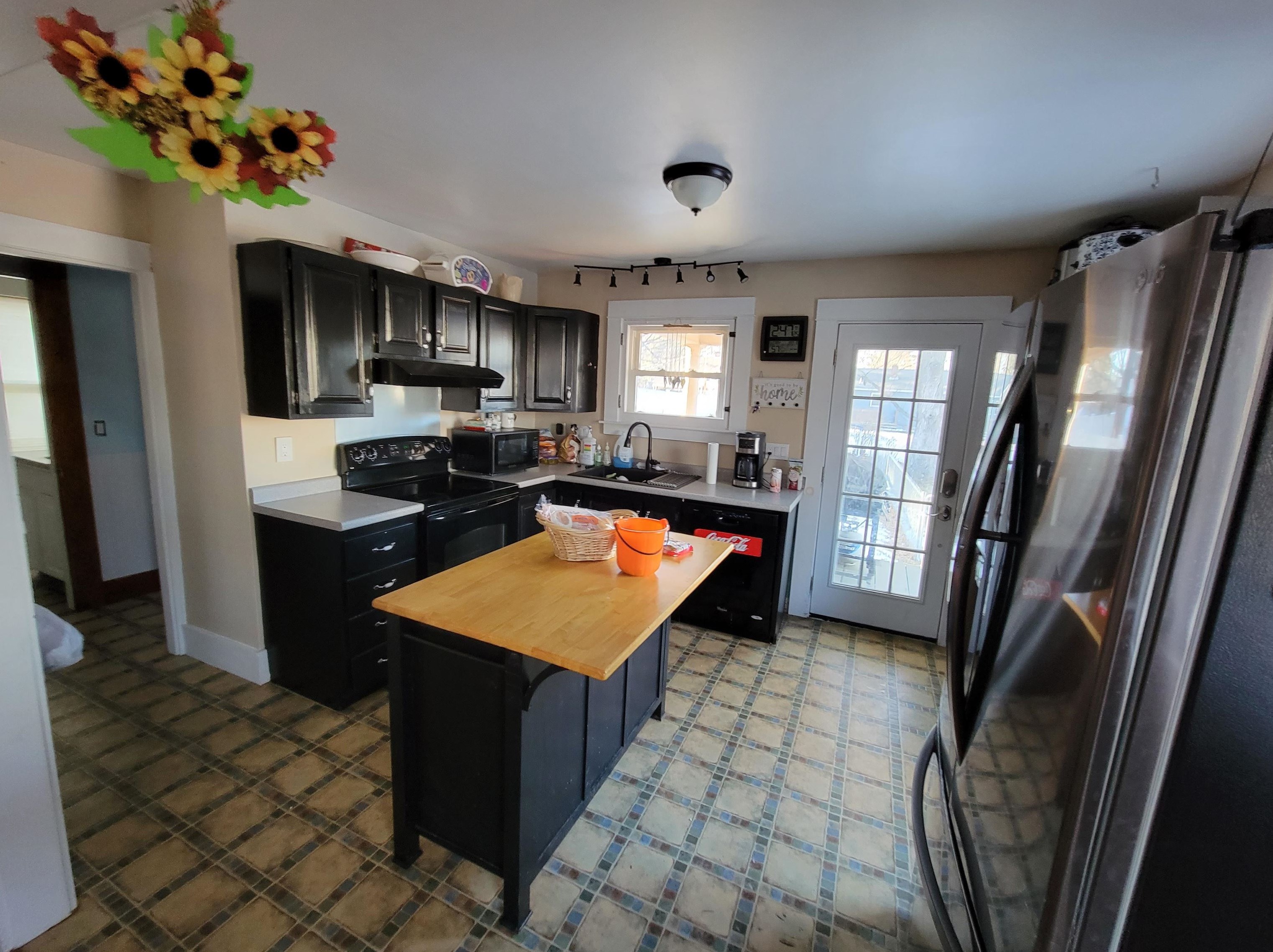 23 High St, Rochester NH  03867-1006 exterior