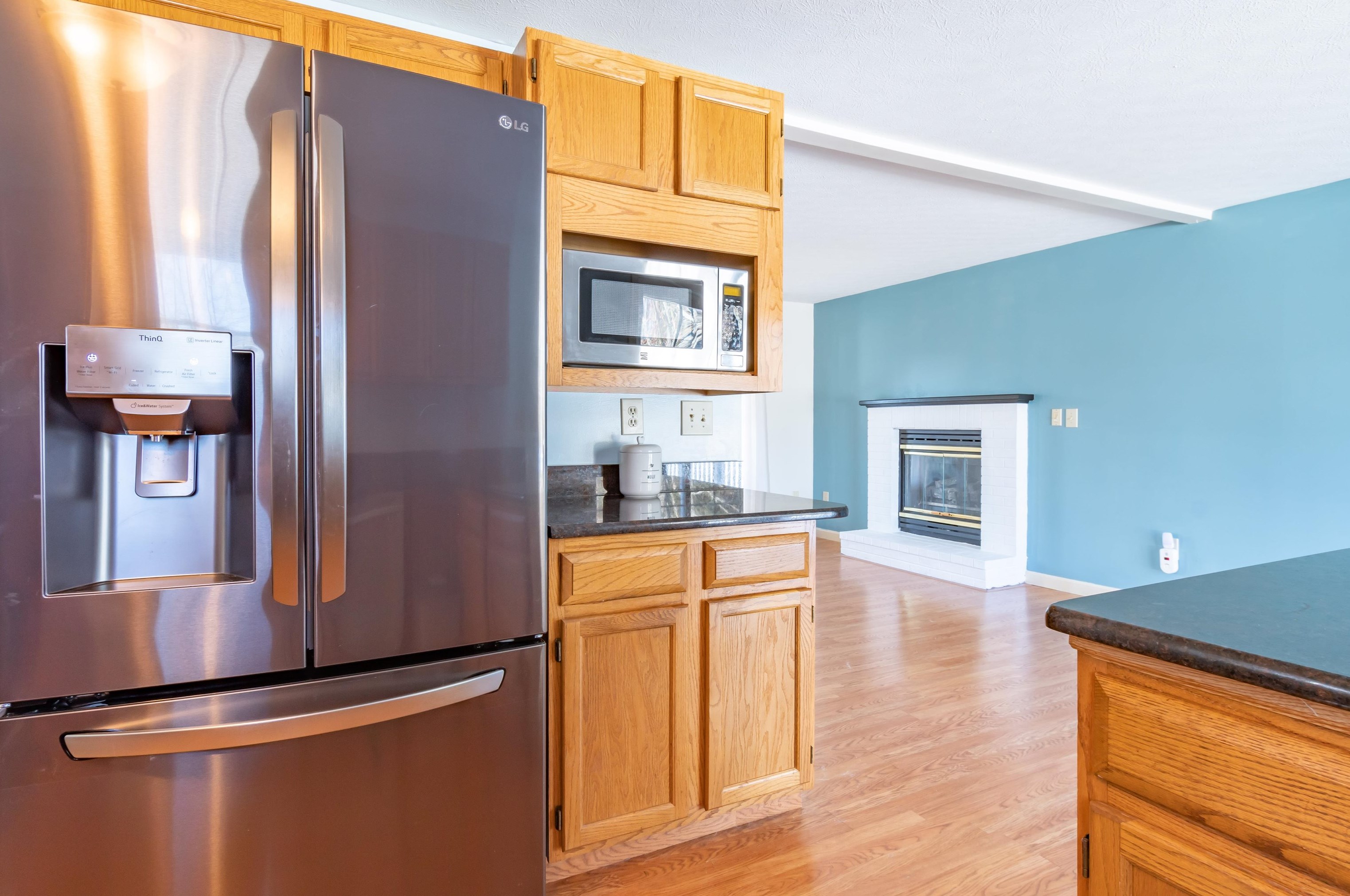 361 Aaron Dr, Manchester NH  03109-5961 exterior