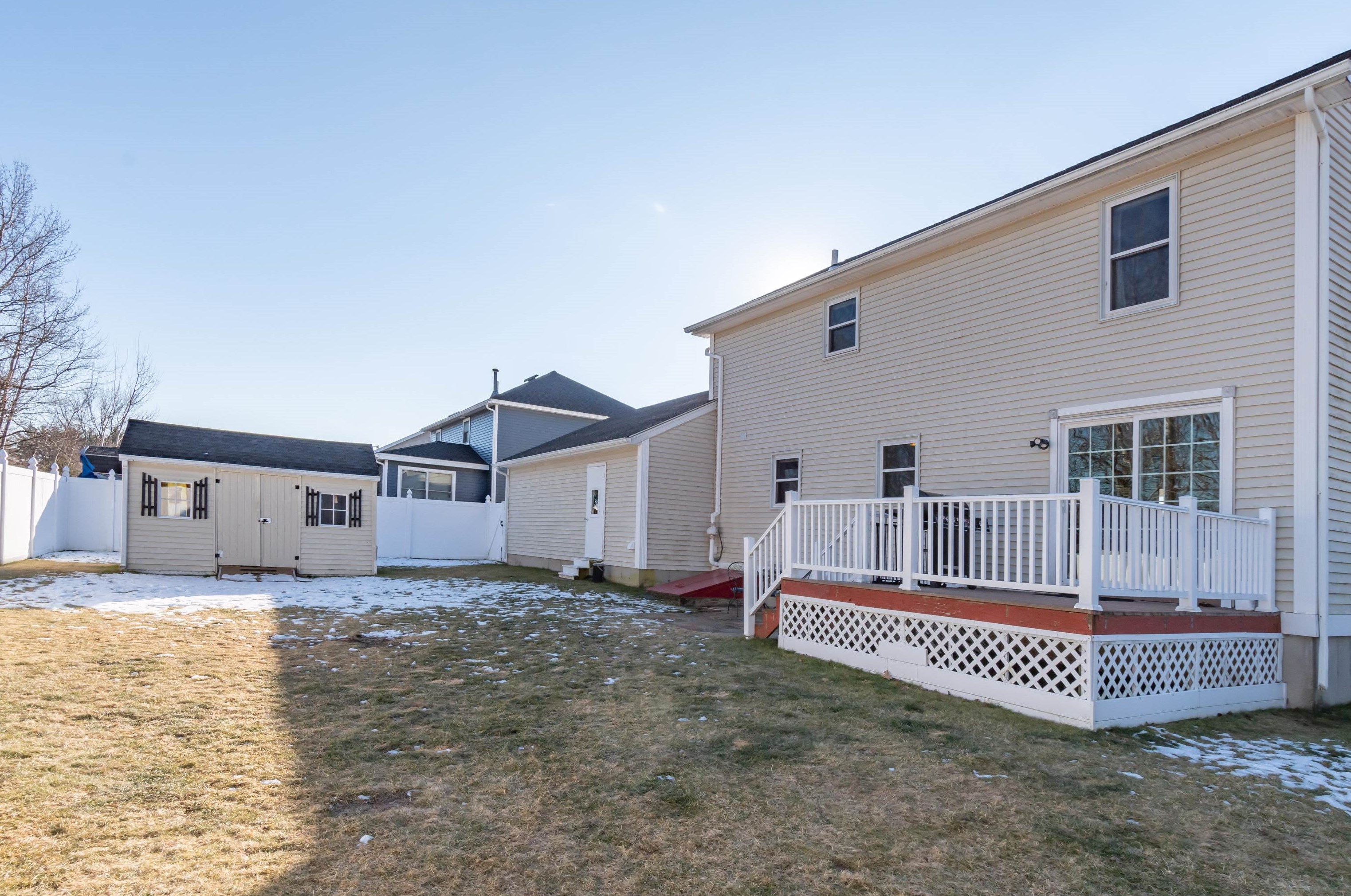 361 Aaron Dr, Manchester NH  03109-5961 exterior