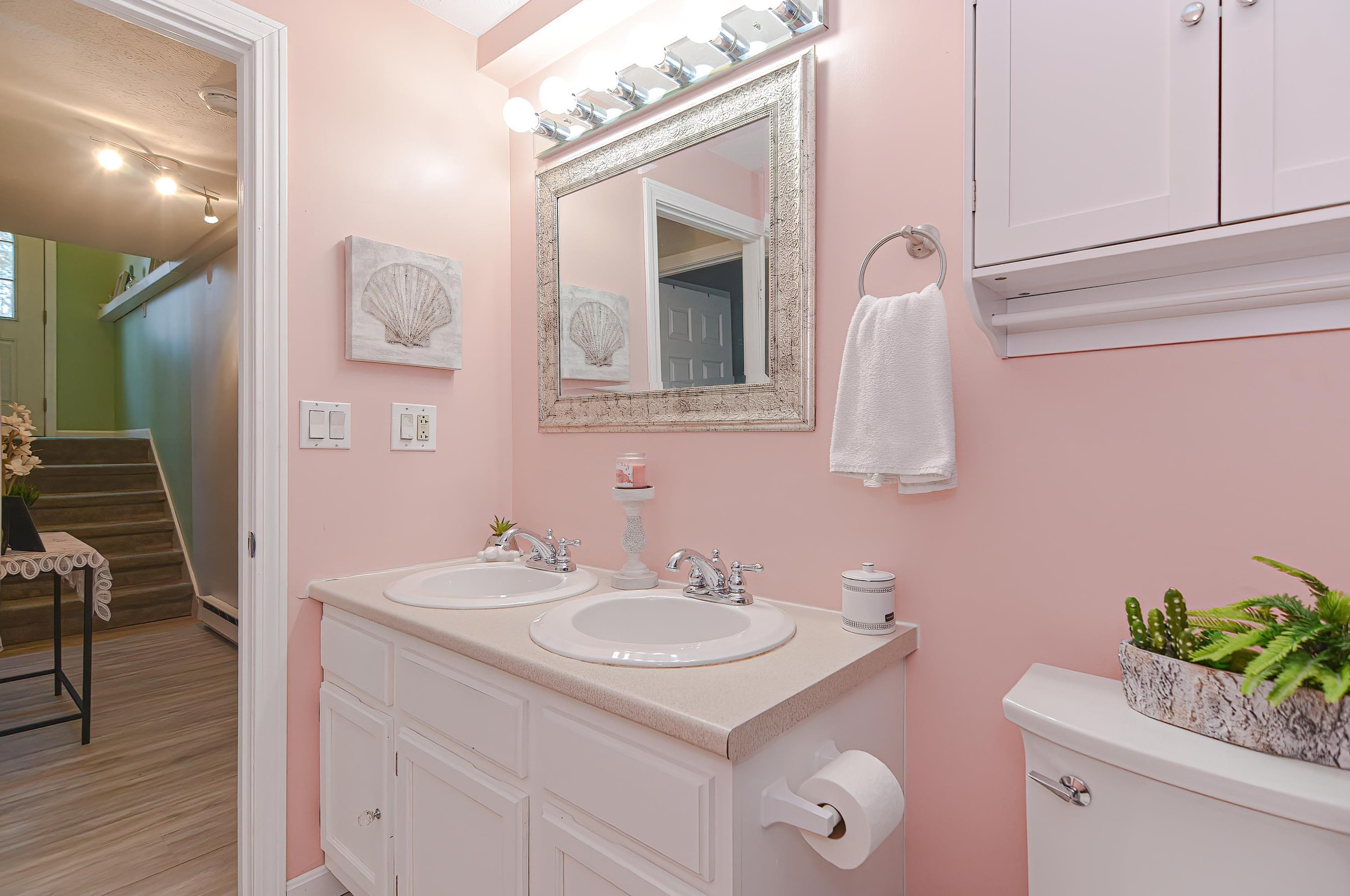 170 Morse Rd, Manchester NH  03104-5714 exterior