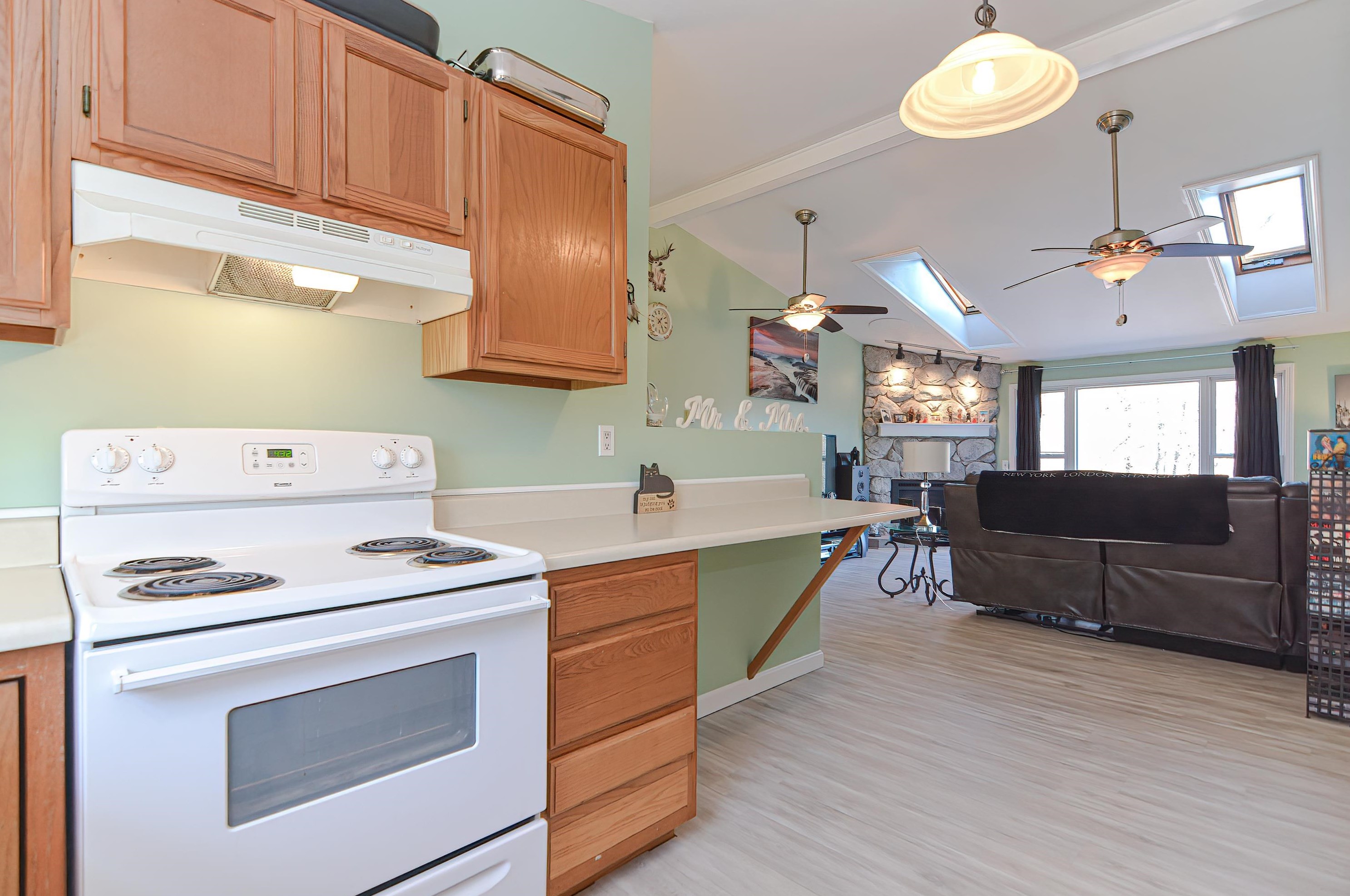 170 Morse Rd, Manchester NH  03104-5714 exterior