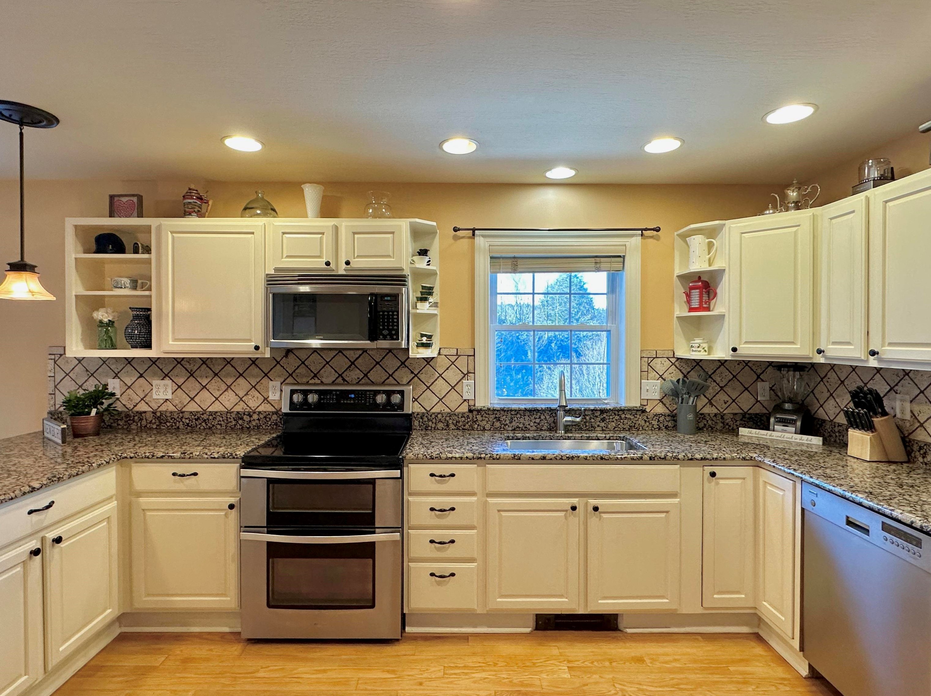 68 Stoney Brook Rd, Newbury NH  03255-6028 exterior