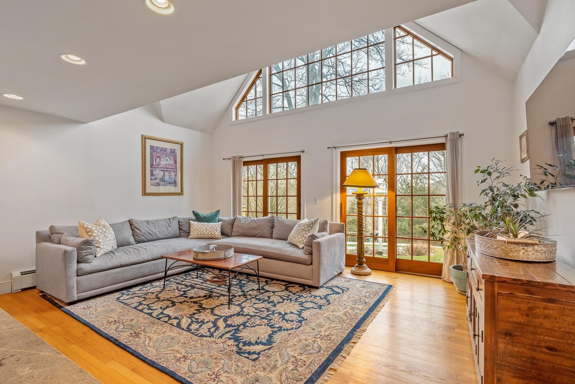 1 Tavern Ln, Lyme NH  03768-3325 exterior