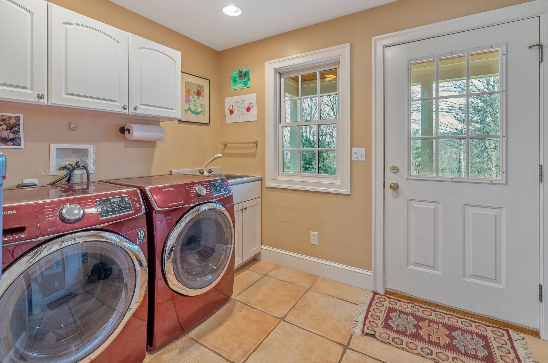 1 Tavern Ln, Lyme NH  03768-3325 exterior